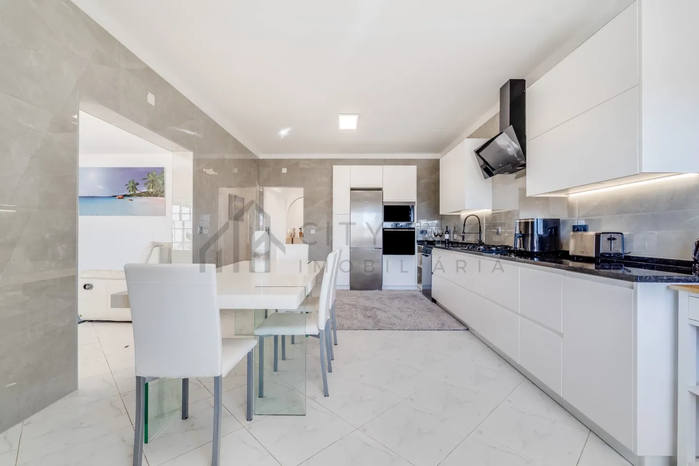 Modern 3-Bedroom Villa with Pool and Terrace in Vibrant Lagoa, Portugal - View image 10 of 50