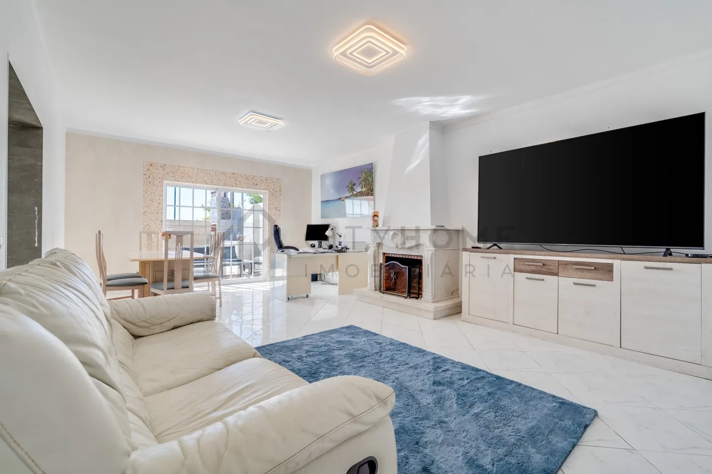 Modern 3-Bedroom Villa with Pool and Terrace in Vibrant Lagoa, Portugal - View image 12 of 50