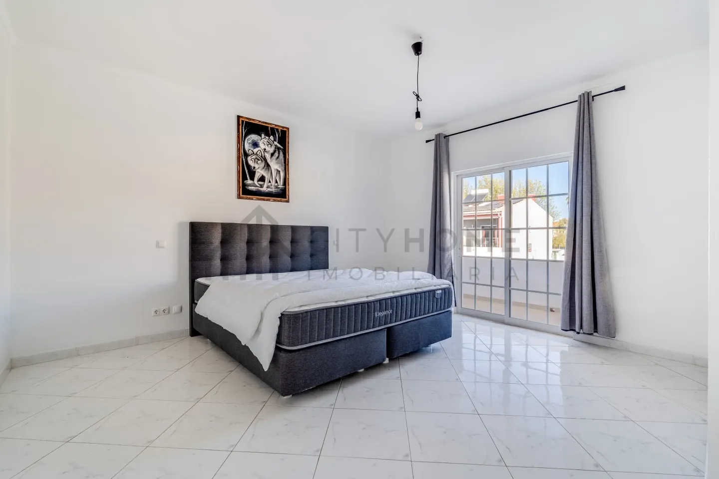 Modern 3-Bedroom Villa with Pool and Terrace in Vibrant Lagoa, Portugal - View image 19 of 50
