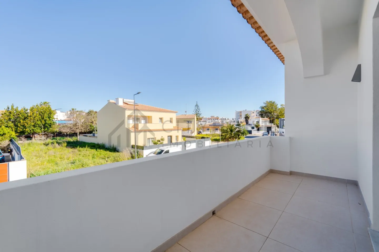Modern 3-Bedroom Villa with Pool and Terrace in Vibrant Lagoa, Portugal - View image 21 of 50