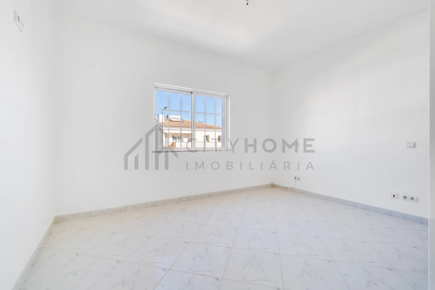 Modern 3-Bedroom Villa with Pool and Terrace in Vibrant Lagoa, Portugal - View image 24 of 50
