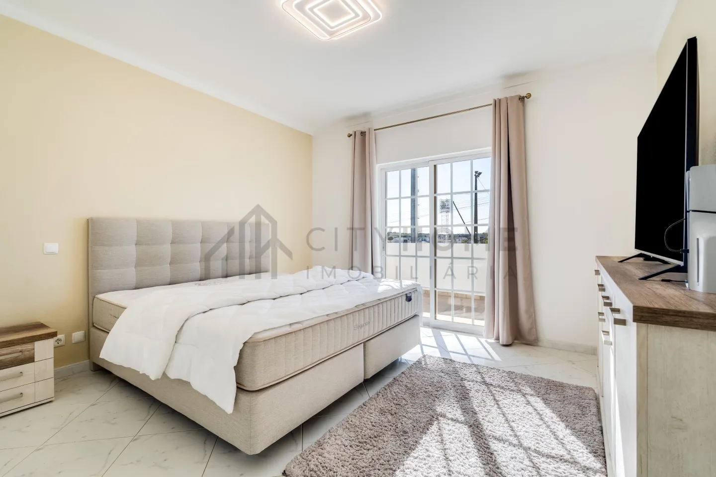 Modern 3-Bedroom Villa with Pool and Terrace in Vibrant Lagoa, Portugal - View image 35 of 50