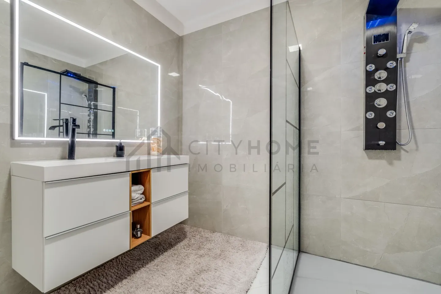 Modern 3-Bedroom Villa with Pool and Terrace in Vibrant Lagoa, Portugal - View image 37 of 50