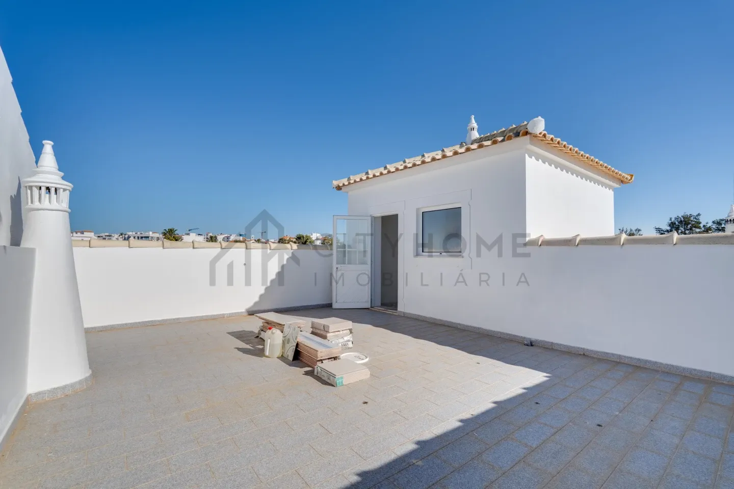 Modern 3-Bedroom Villa with Pool and Terrace in Vibrant Lagoa, Portugal - View image 40 of 50