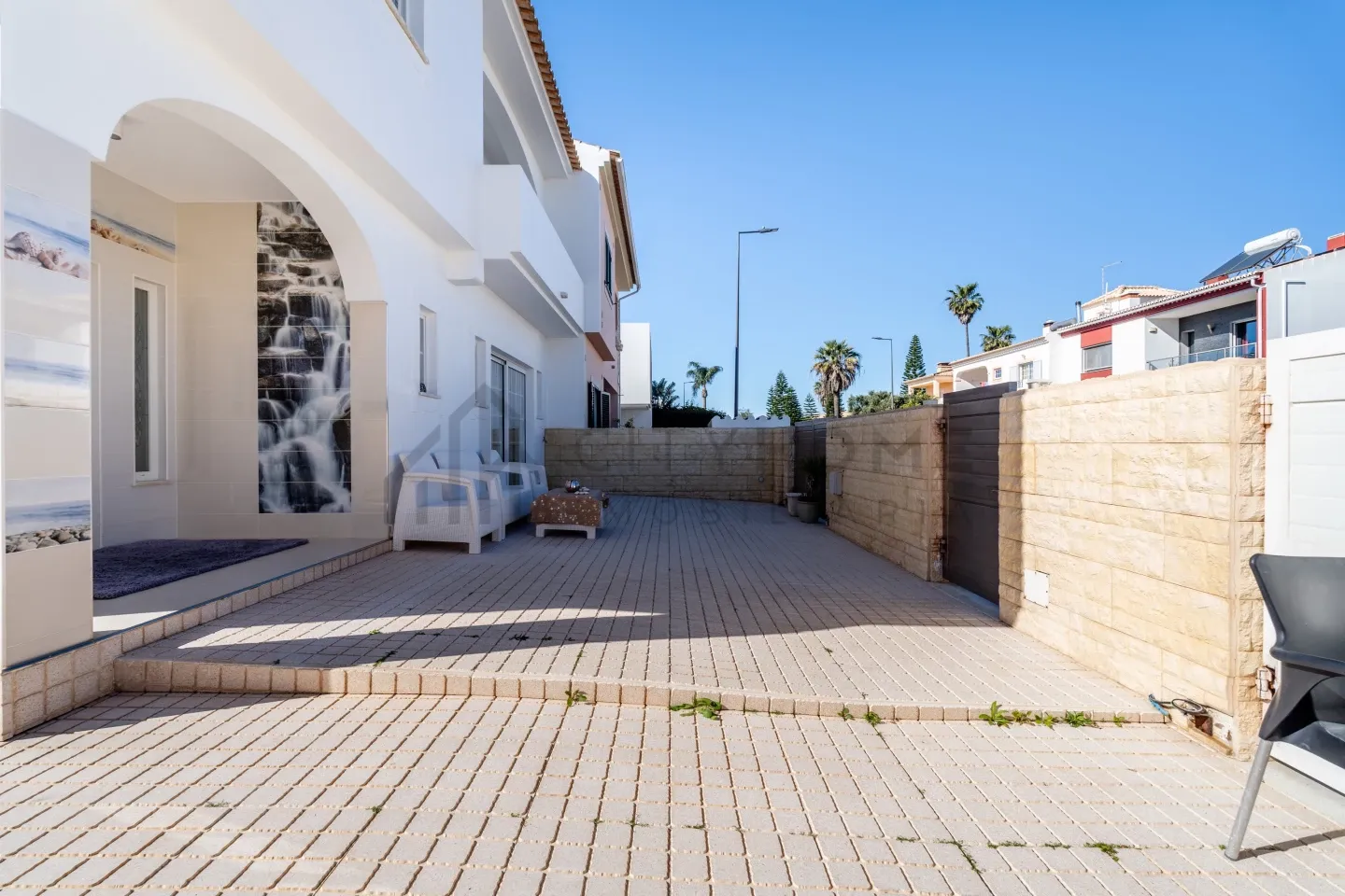 Modern 3-Bedroom Villa with Pool and Terrace in Vibrant Lagoa, Portugal - View image 45 of 50