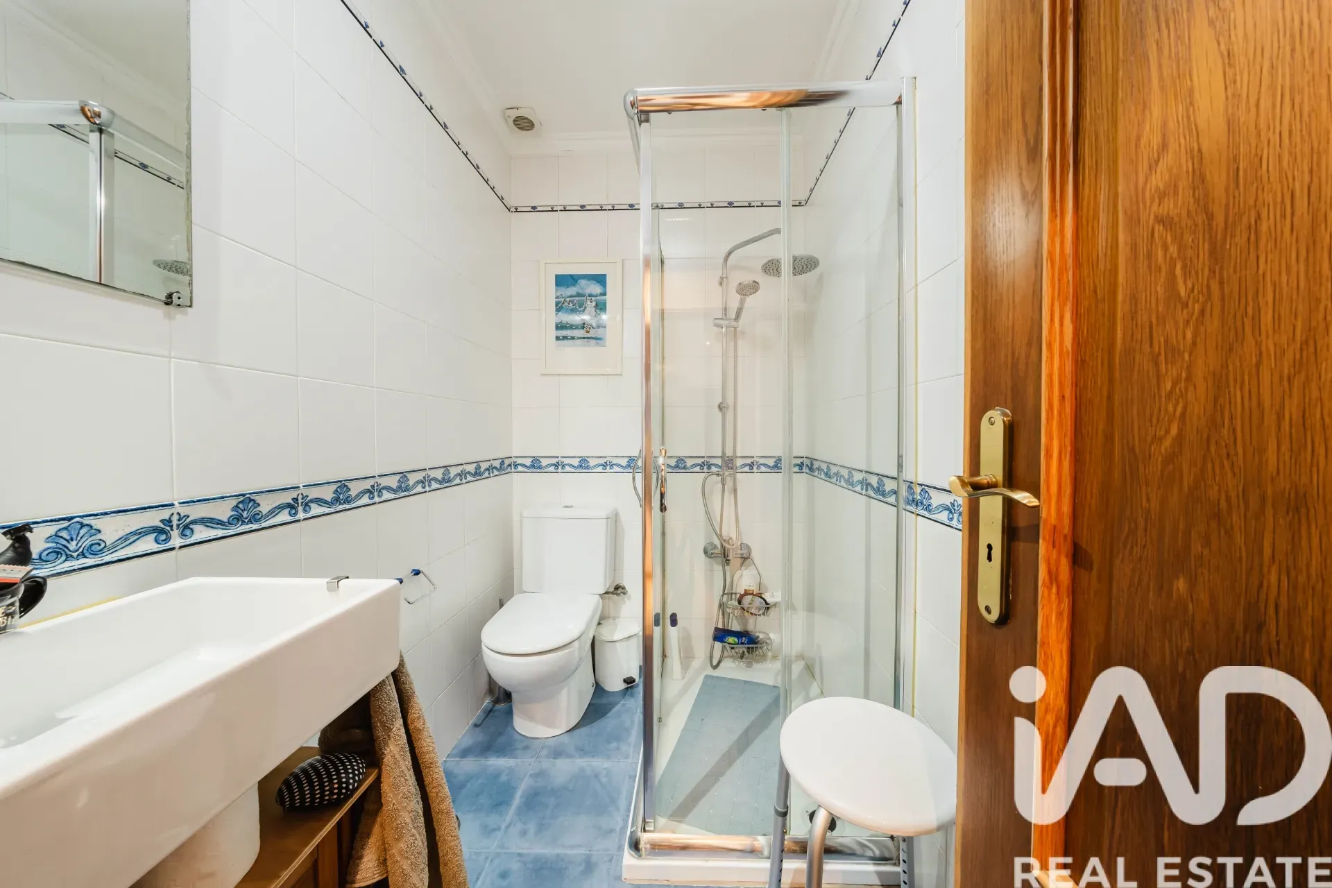 Spacious 1970s Family Home with Garden and Garage in Queluz, Lisbon - View image 9 of 38