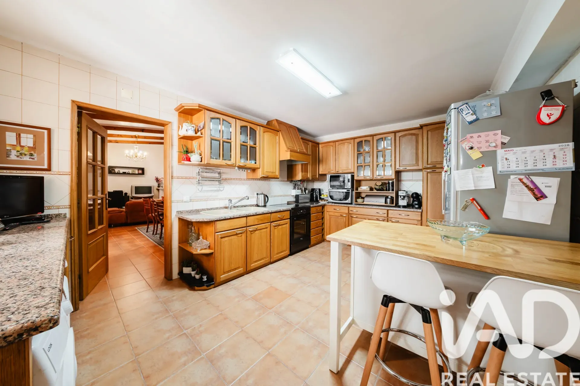 Spacious 1970s Family Home with Garden and Garage in Queluz, Lisbon - View image 14 of 38