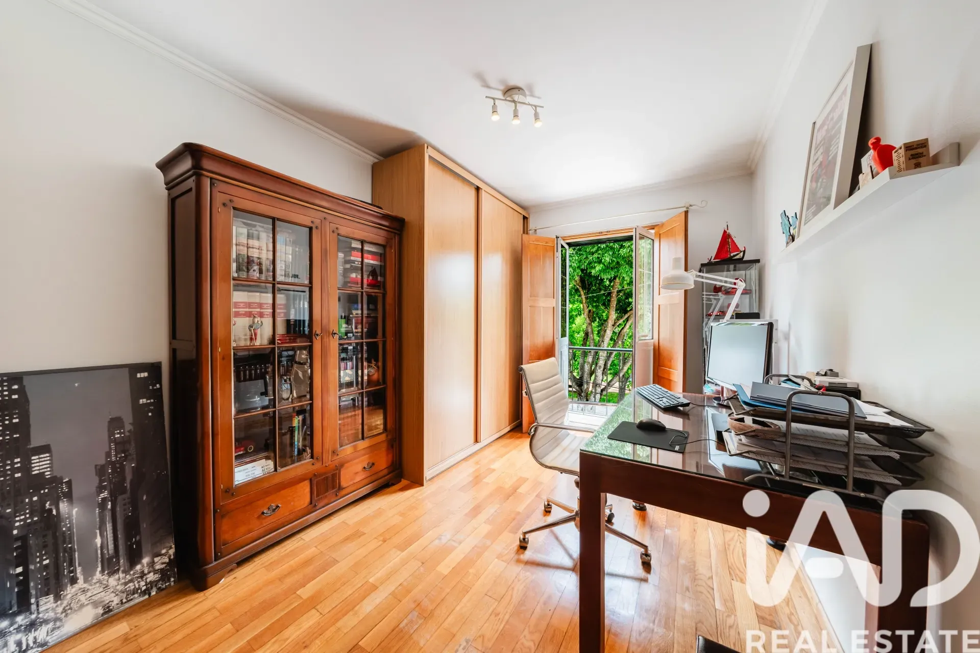 Spacious 1970s Family Home with Garden and Garage in Queluz, Lisbon - View image 23 of 38