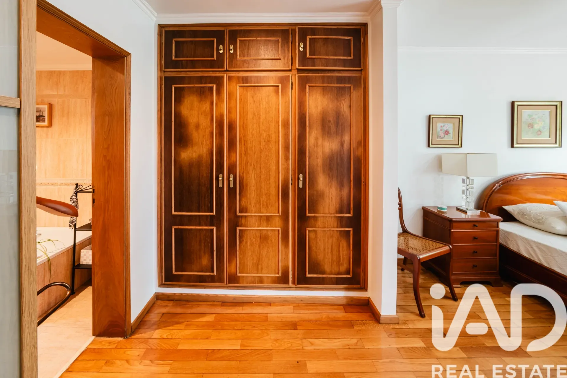 Spacious 1970s Family Home with Garden and Garage in Queluz, Lisbon - View image 28 of 38