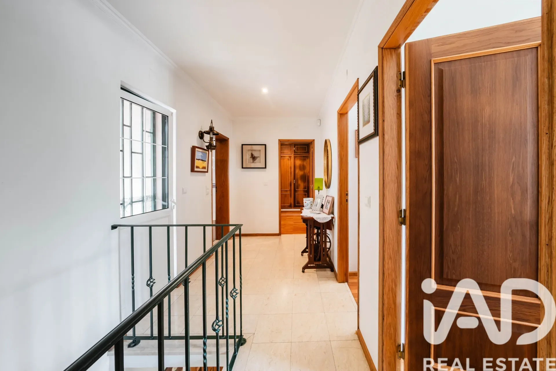Spacious 1970s Family Home with Garden and Garage in Queluz, Lisbon - View image 38 of 38