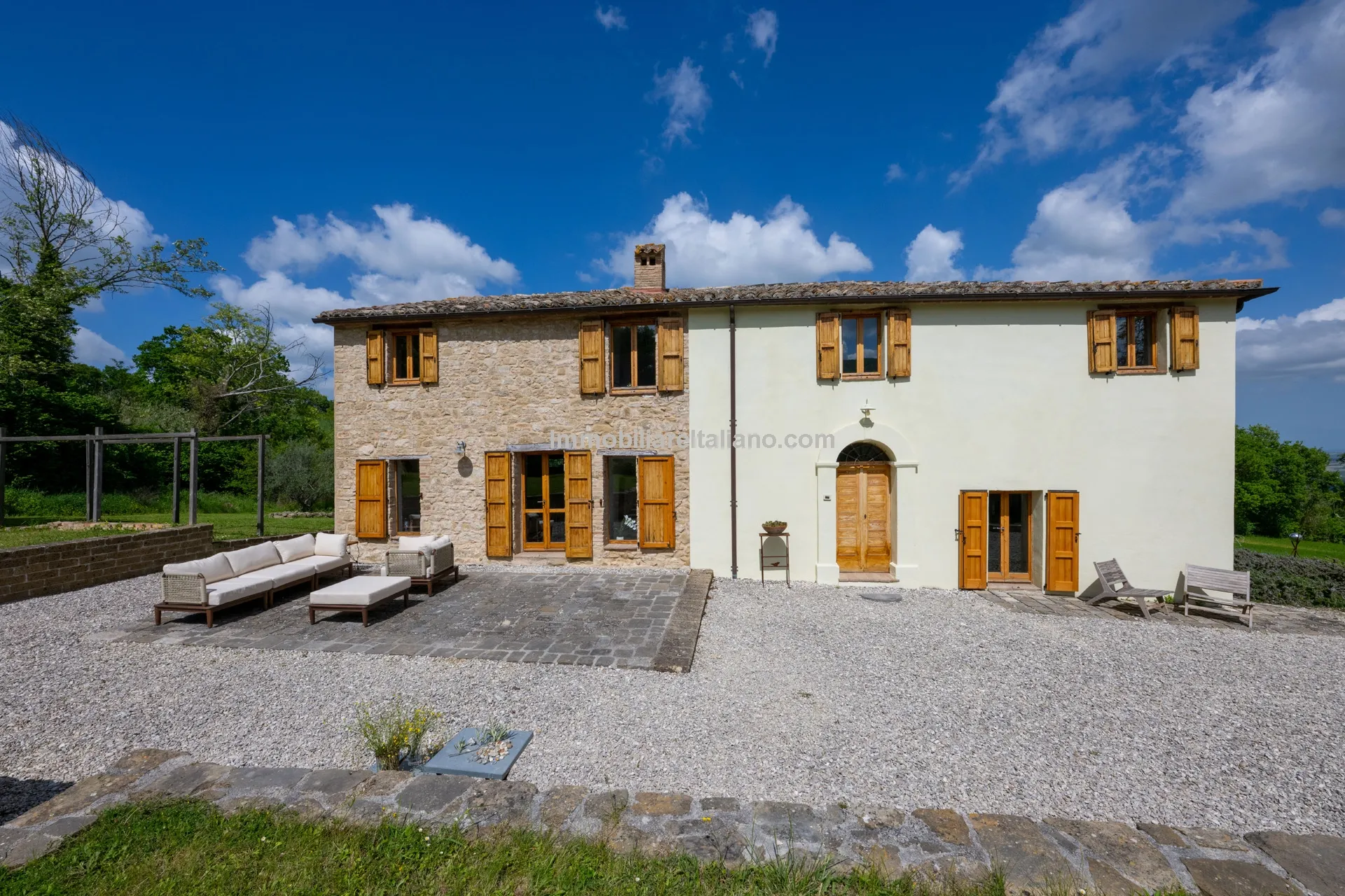 Italian Country House with Pool in Cingoli's Scenic Countryside - View image 16 of 38