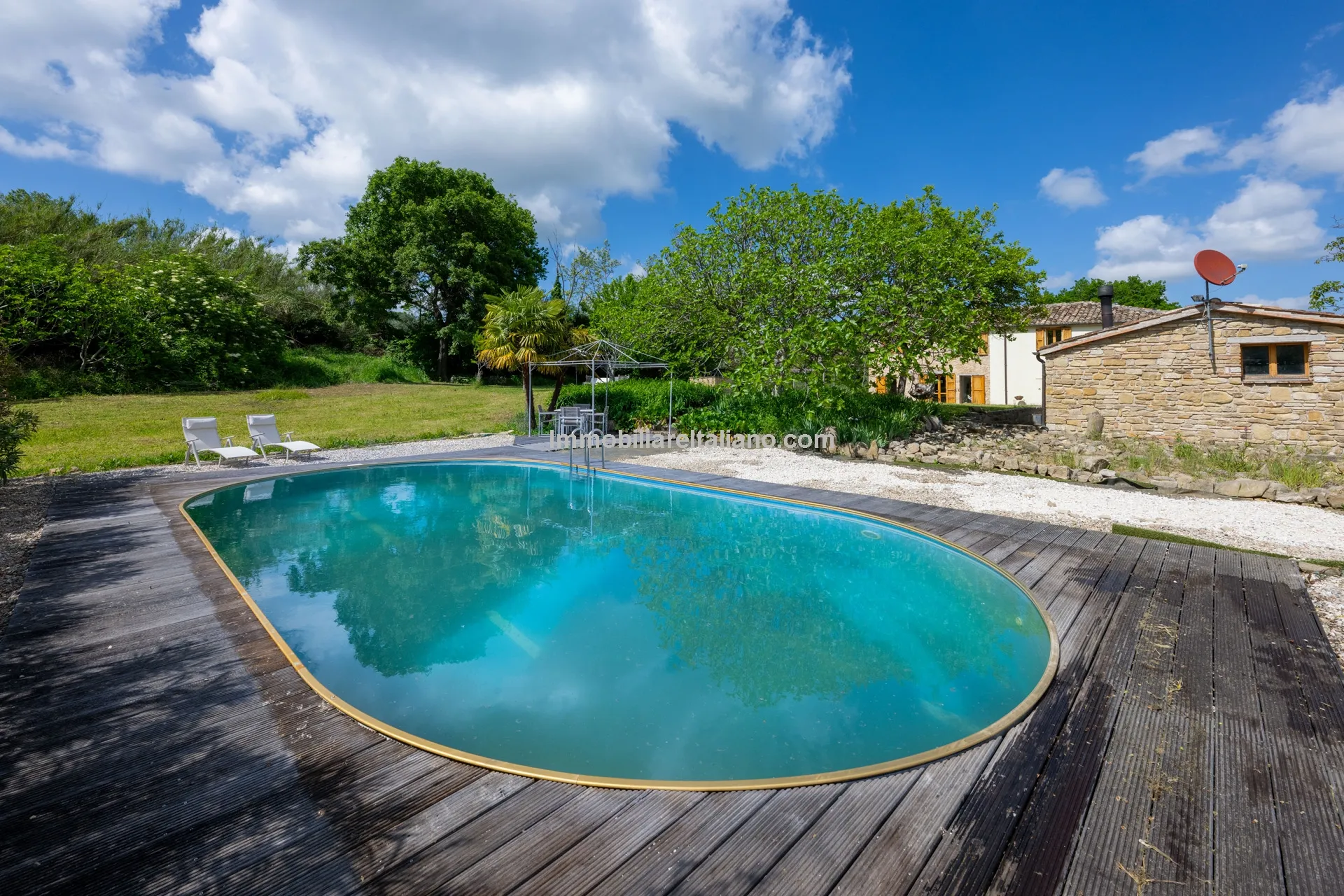 Italian Country House with Pool in Cingoli's Scenic Countryside - View image 21 of 38