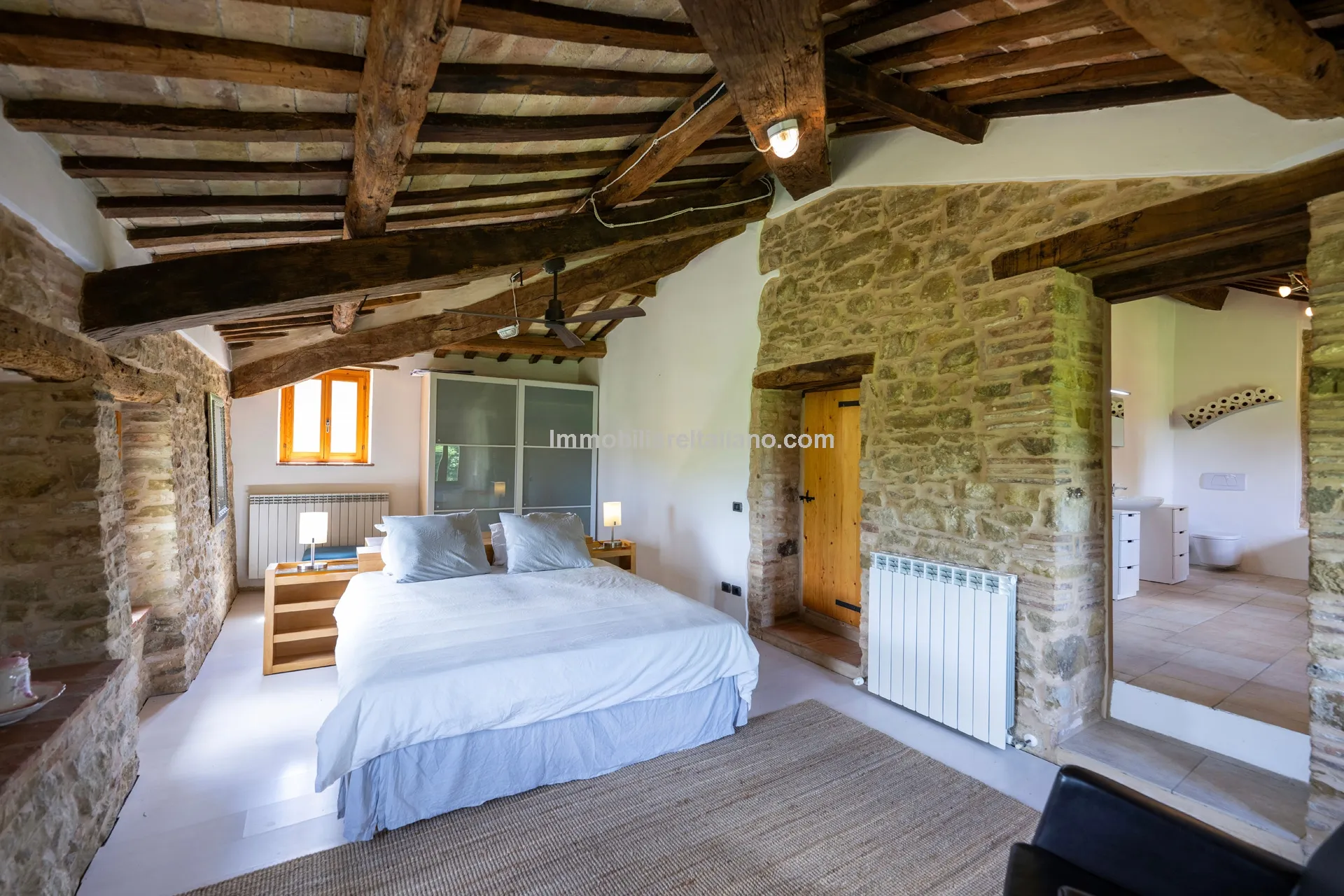Italian Country House with Pool in Cingoli's Scenic Countryside - View image 28 of 38