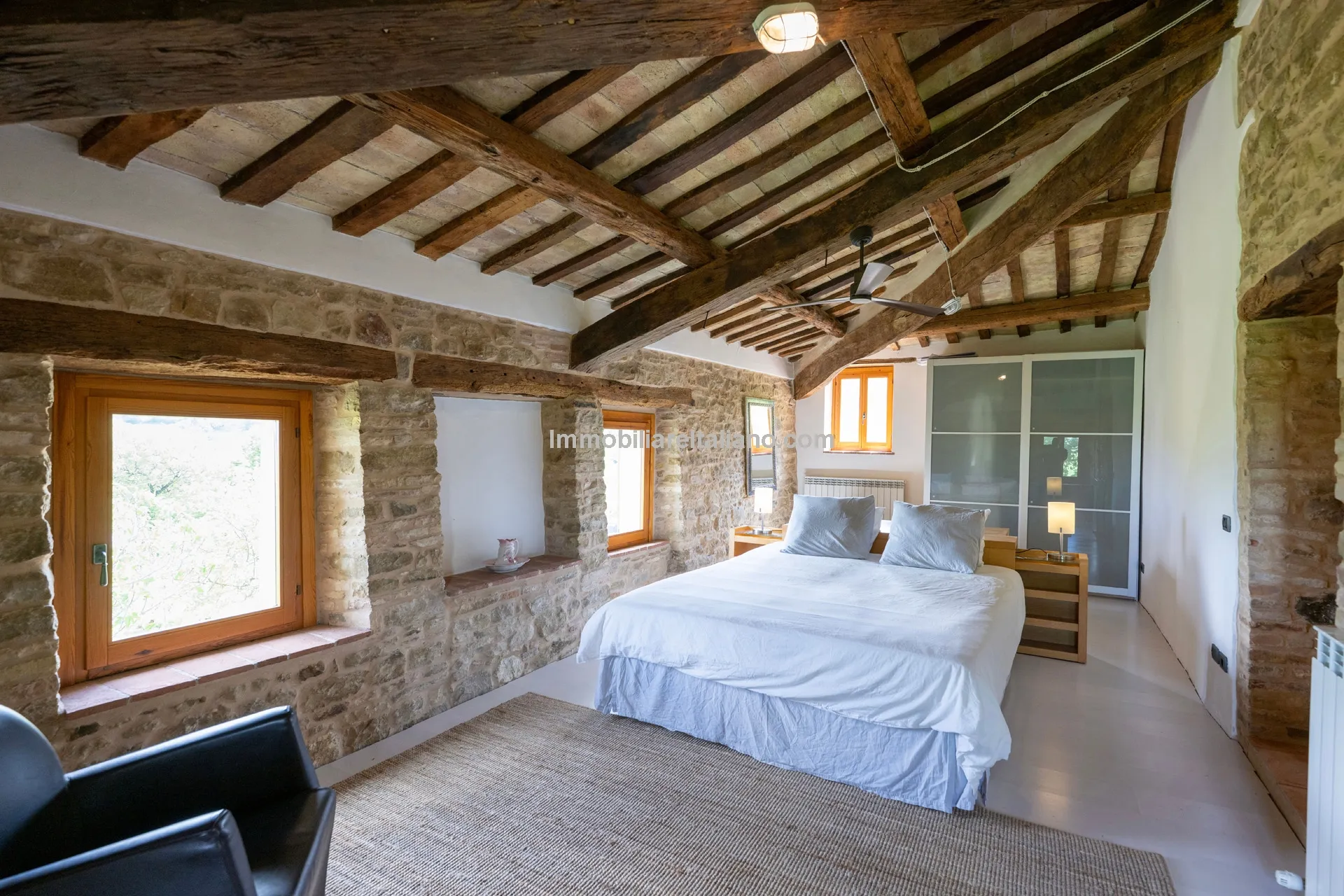 Italian Country House with Pool in Cingoli's Scenic Countryside - View image 29 of 38