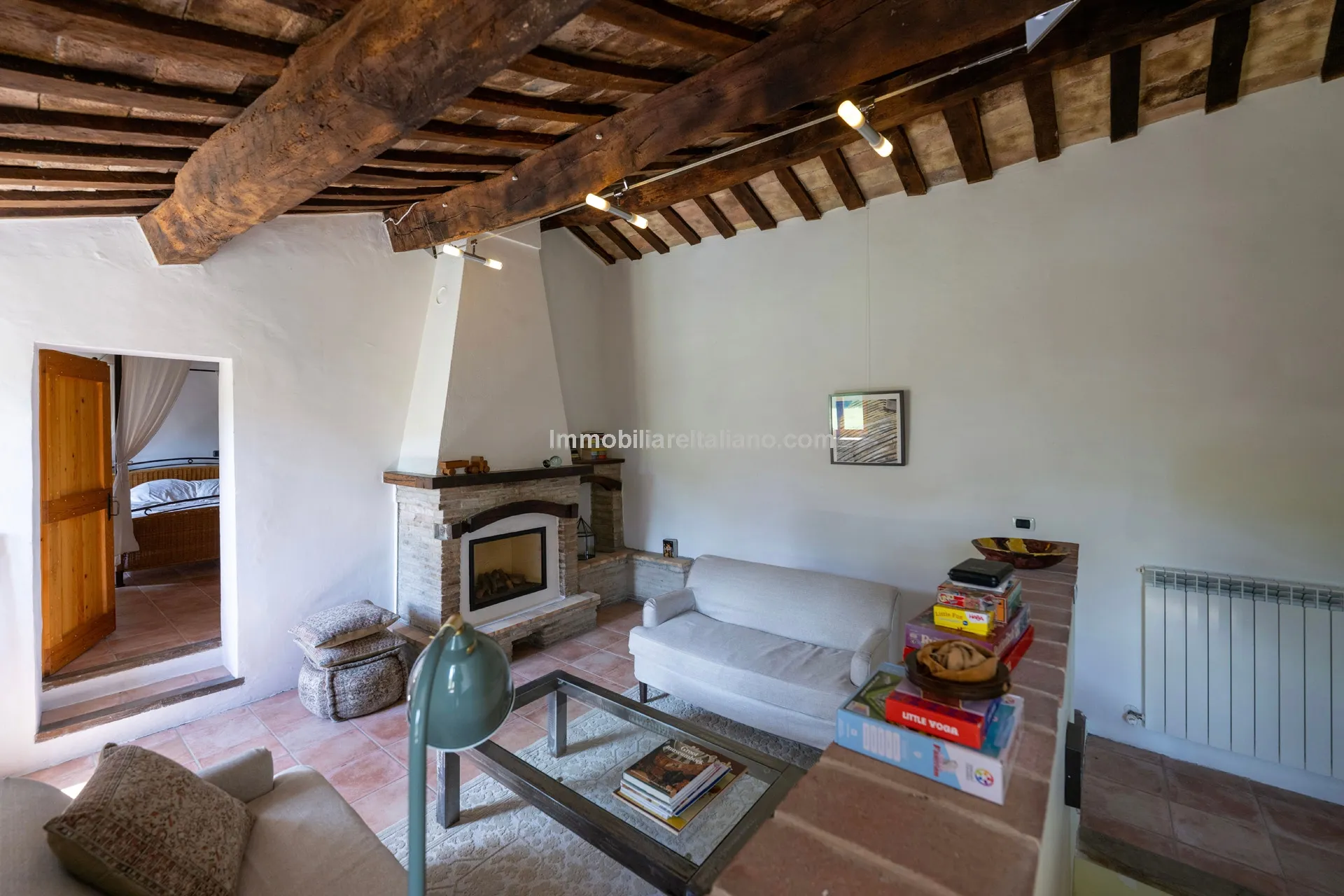 Italian Country House with Pool in Cingoli's Scenic Countryside - View image 32 of 38