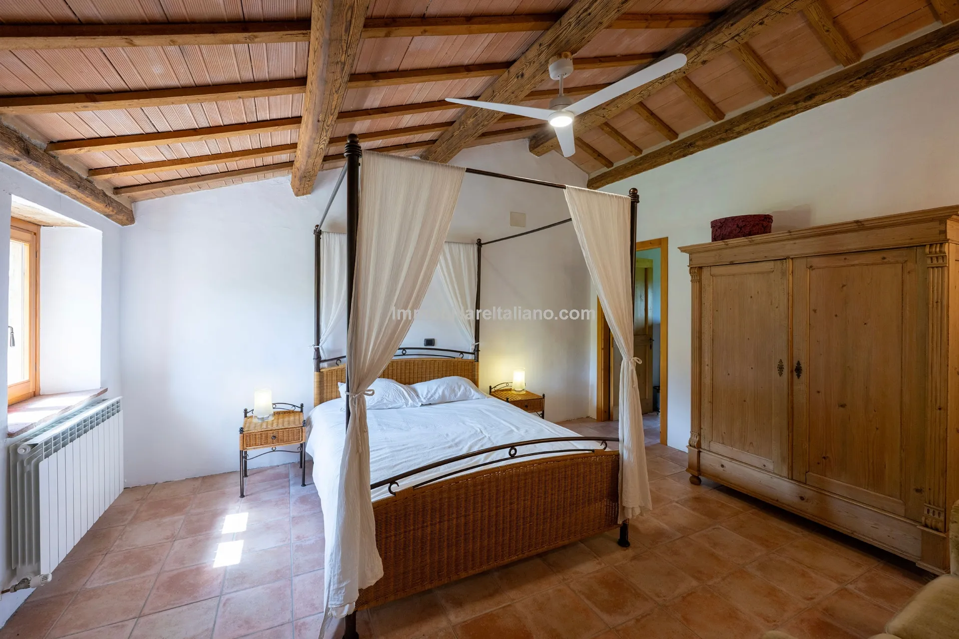 Italian Country House with Pool in Cingoli's Scenic Countryside - View image 34 of 38