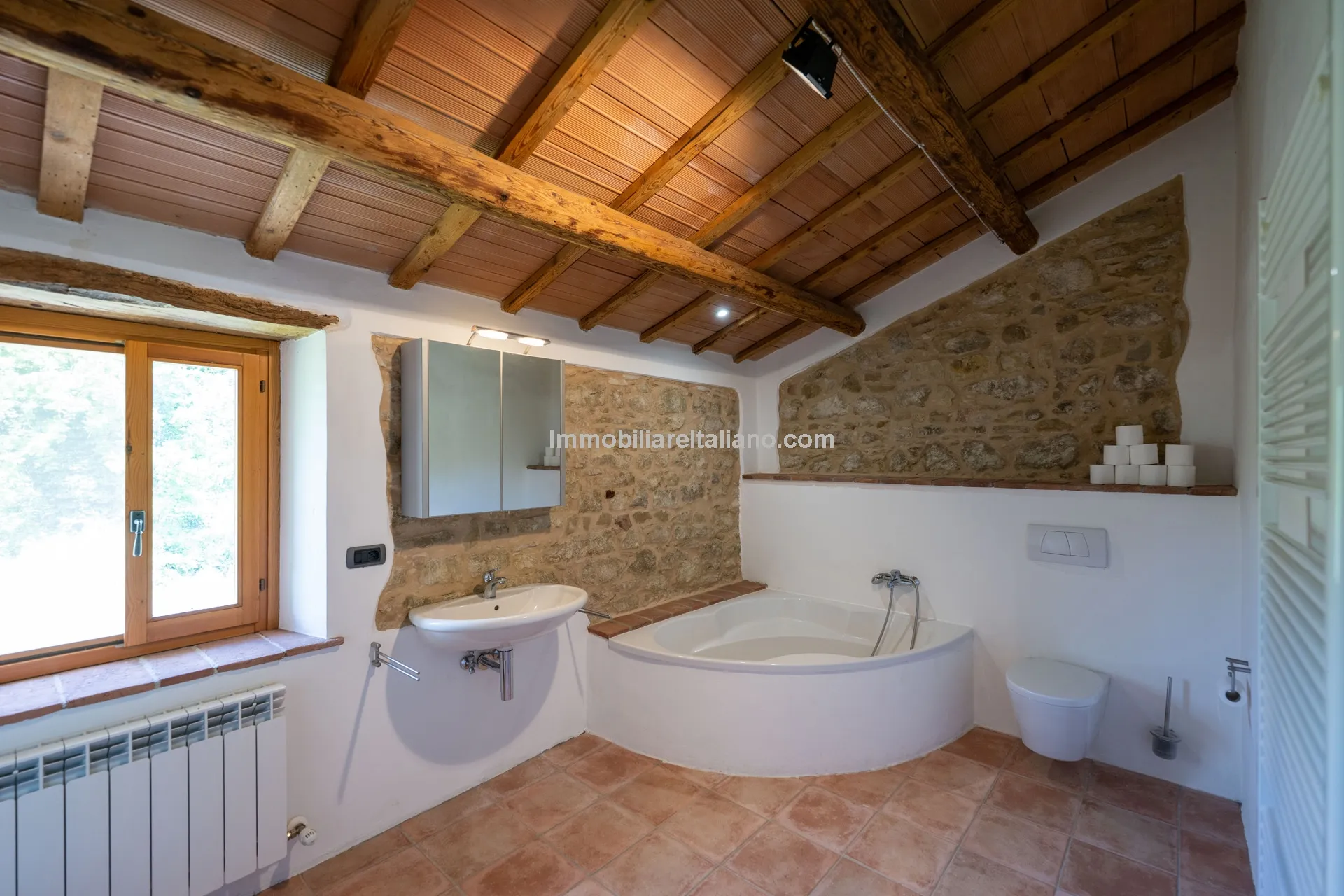 Italian Country House with Pool in Cingoli's Scenic Countryside - View image 35 of 38
