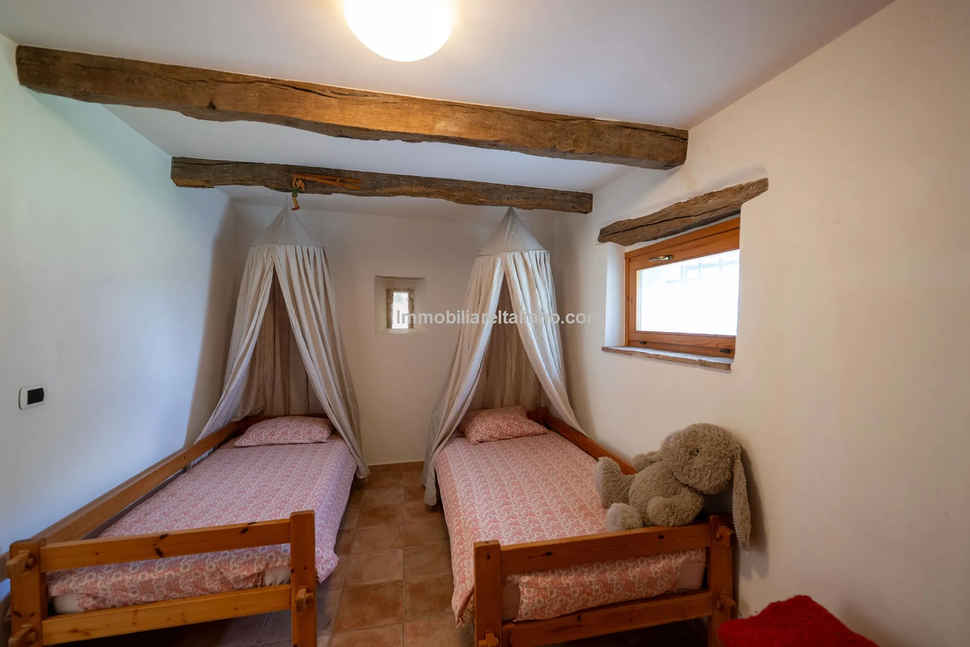 Italian Country House with Pool in Cingoli's Scenic Countryside - View image 36 of 38