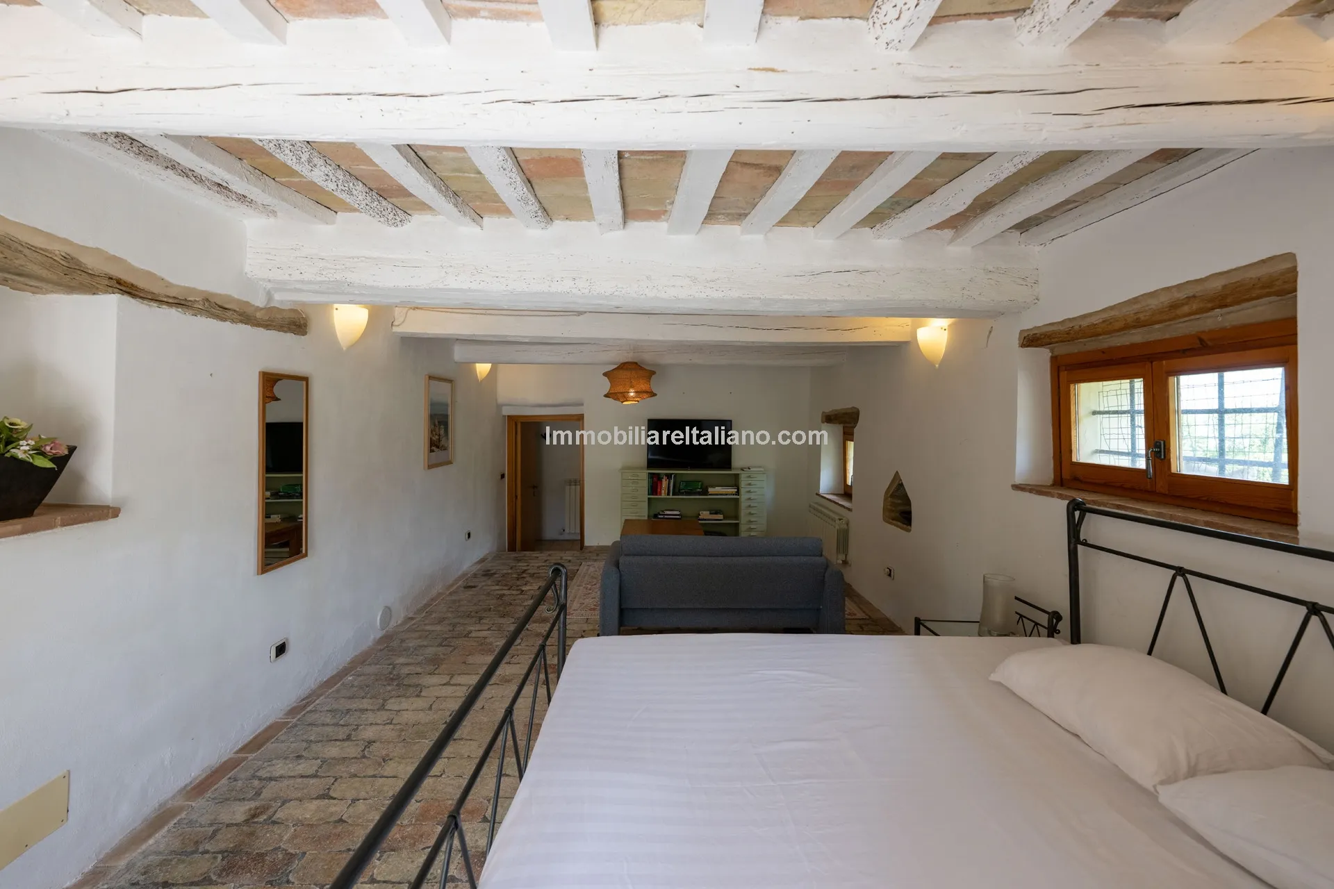 Italian Country House with Pool in Cingoli's Scenic Countryside - View image 38 of 38