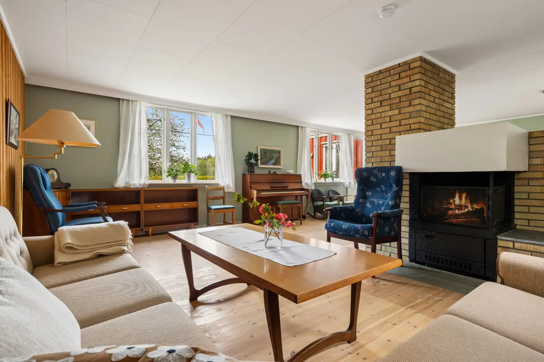 1840s Norwegian House with Expansive Grounds and 7 Bedrooms in Grimstad - View image 6 of 48
