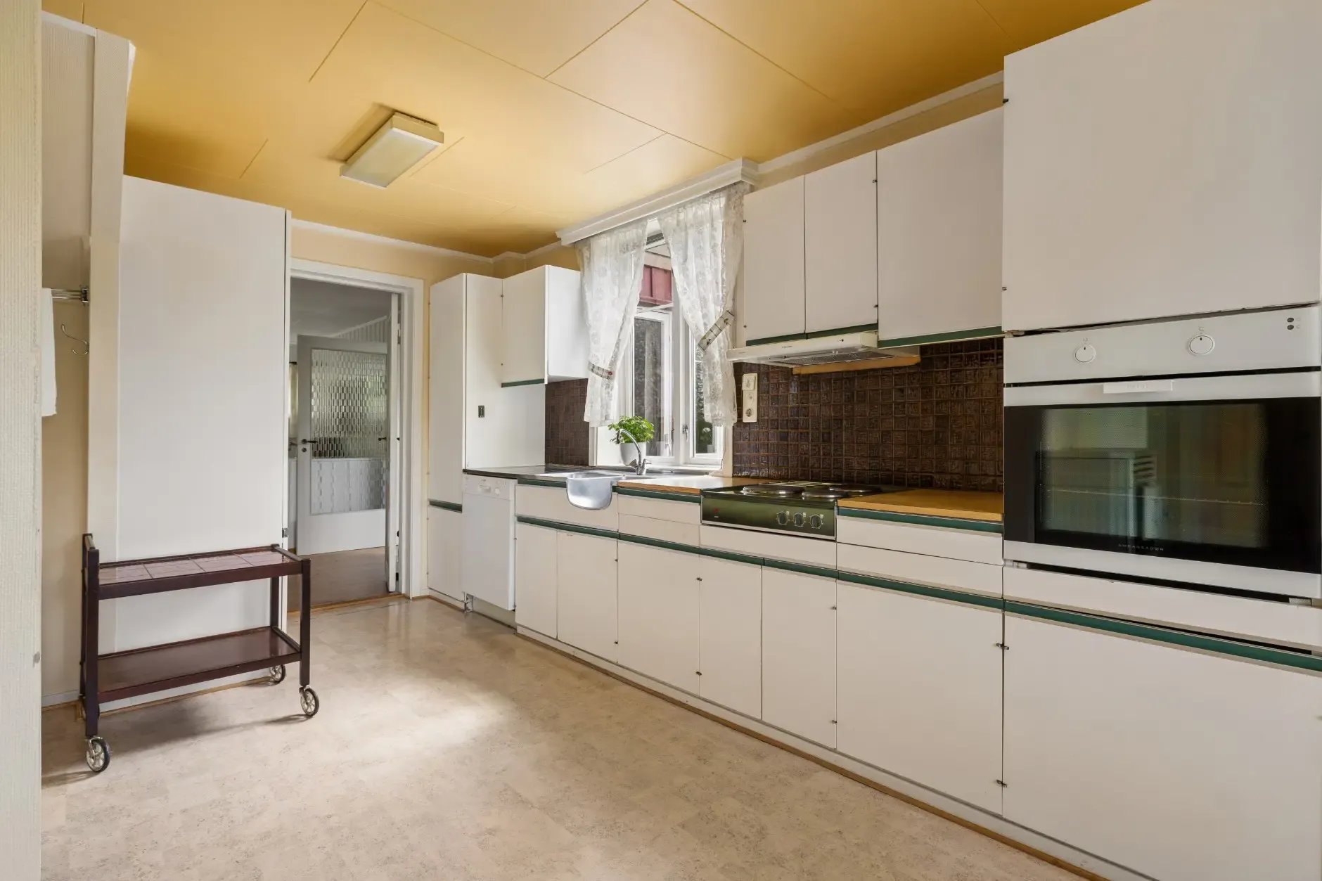 1840s Norwegian House with Expansive Grounds and 7 Bedrooms in Grimstad - View image 14 of 48