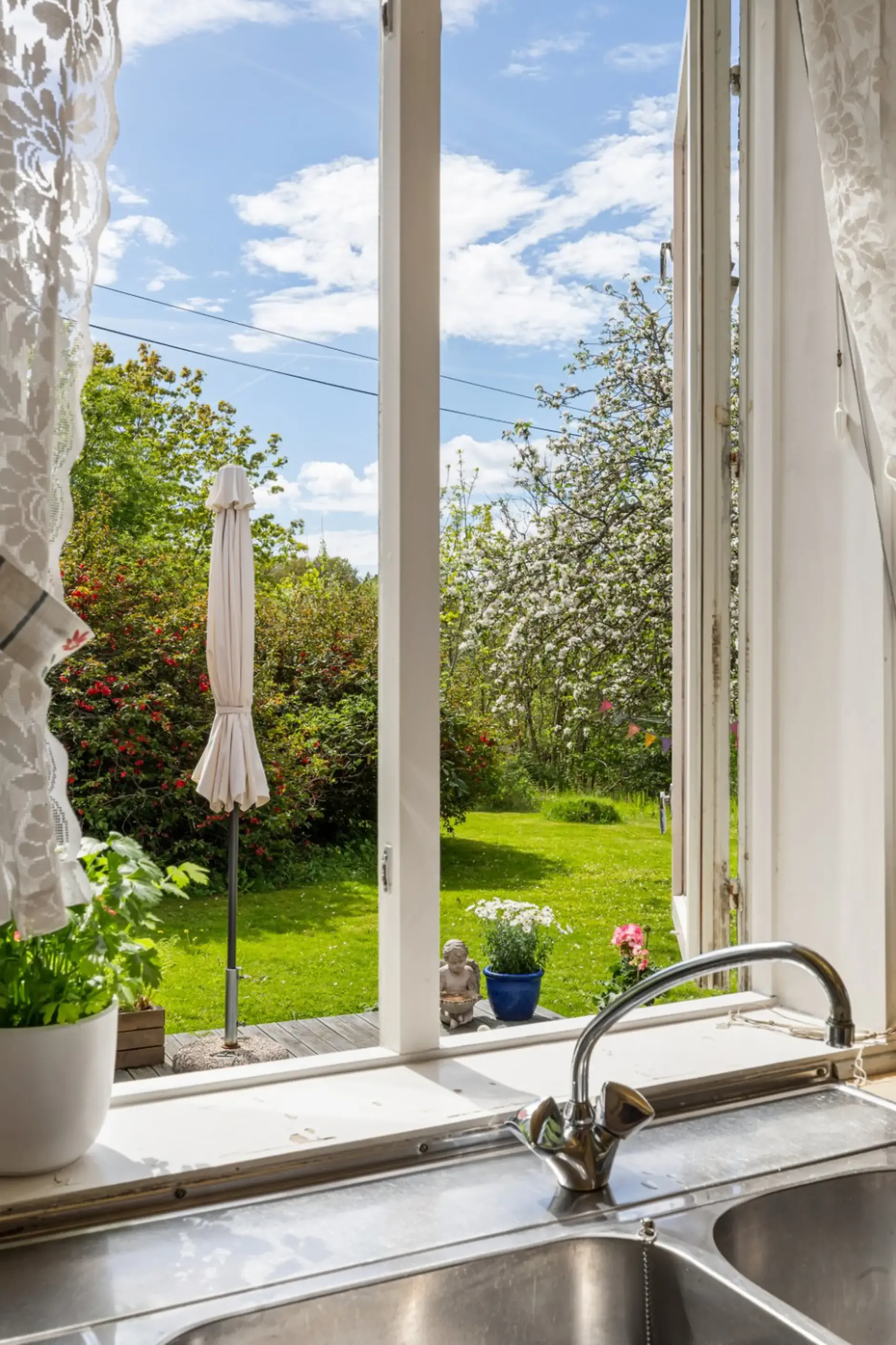 1840s Norwegian House with Expansive Grounds and 7 Bedrooms in Grimstad - View image 15 of 48