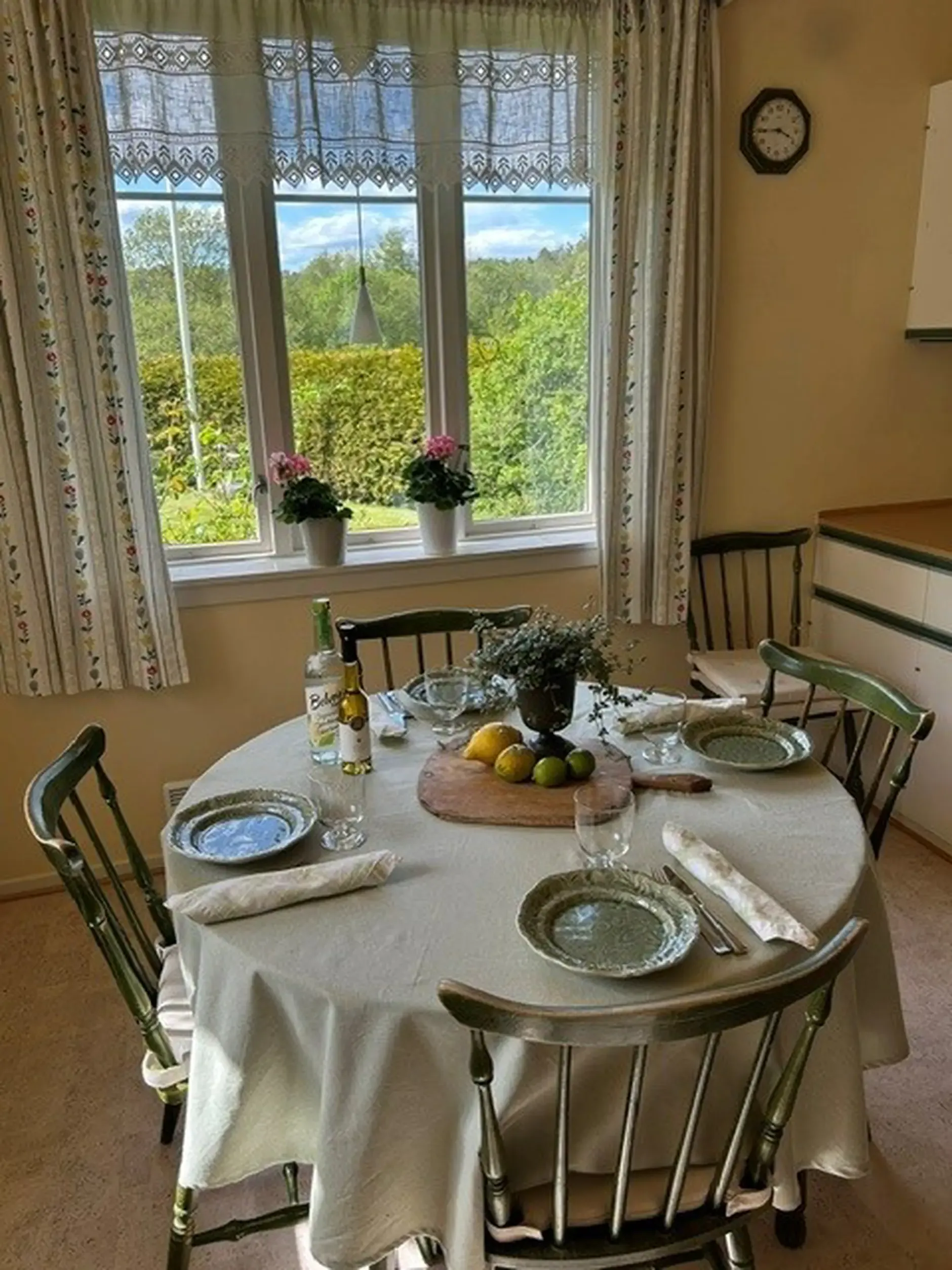 1840s Norwegian House with Expansive Grounds and 7 Bedrooms in Grimstad - View image 19 of 48