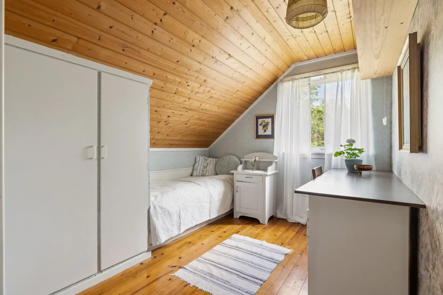 1840s Norwegian House with Expansive Grounds and 7 Bedrooms in Grimstad - View image 31 of 48