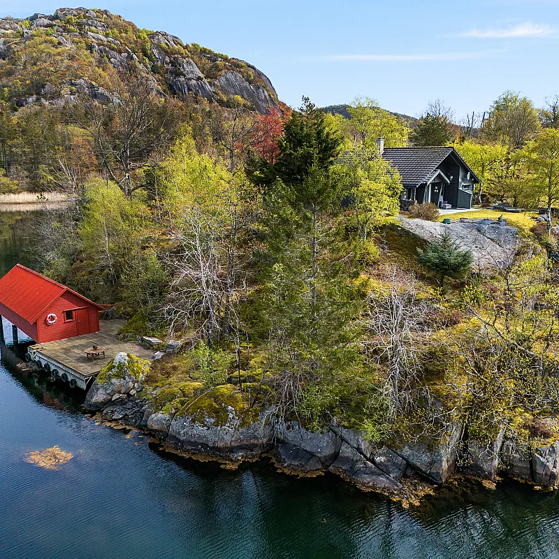 1990 Coastal Retreat in Hauge i Dalane with Garden and Terrace