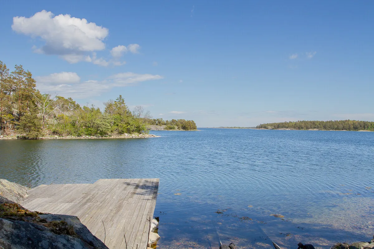 1960s Swedish Chalet on Expansive Island Lot with Garden and Parking - View image 11 of 37