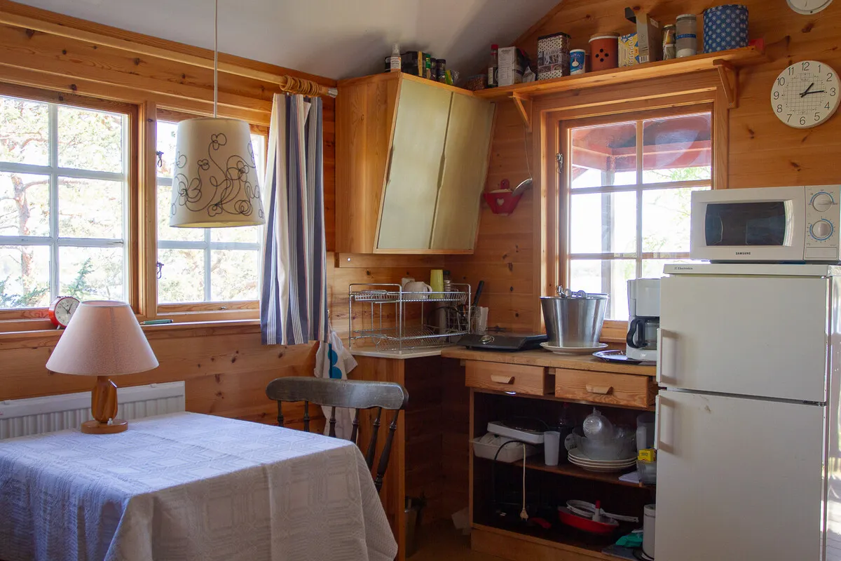 1960s Swedish Chalet on Expansive Island Lot with Garden and Parking - View image 25 of 37
