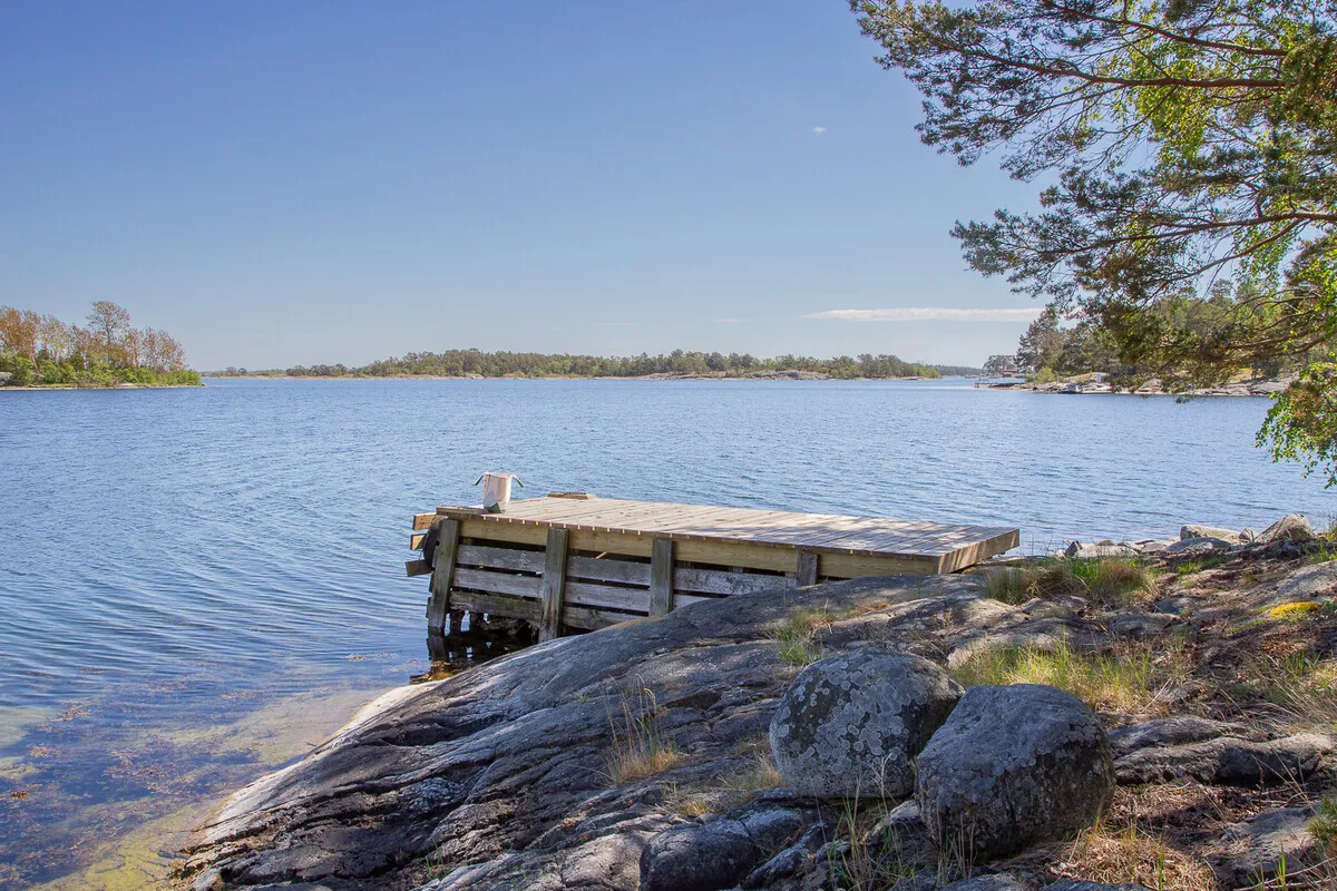 1960s Swedish Chalet on Expansive Island Lot with Garden and Parking - View image 27 of 37