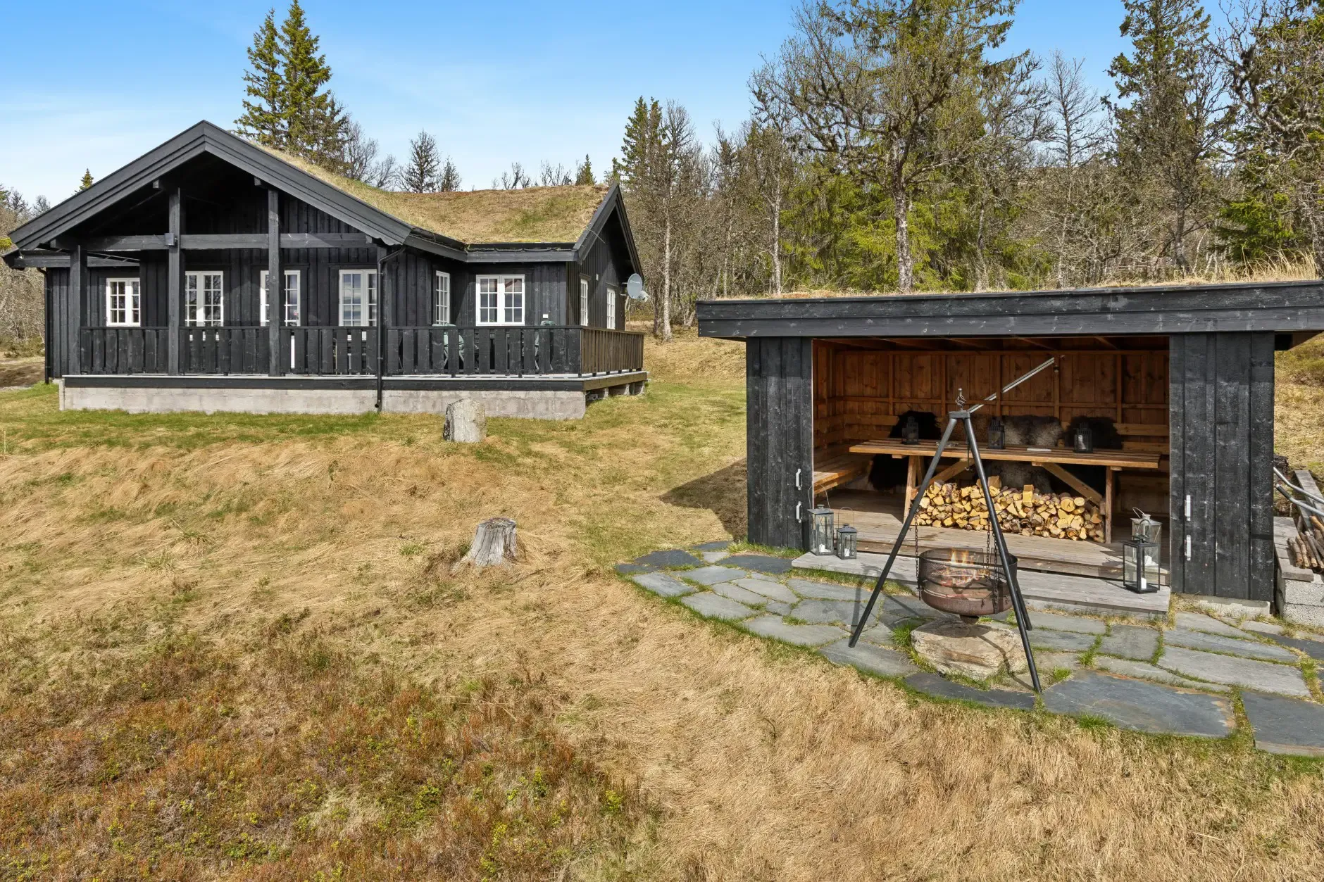 2006 Cabin with Terrace and Parking Amidst Venabygd's Scenic Beauty - Image 2