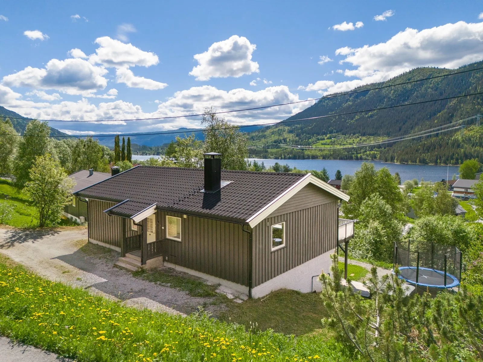 1970s Family Home with Fjord Views in Hol, Norway - Image 3
