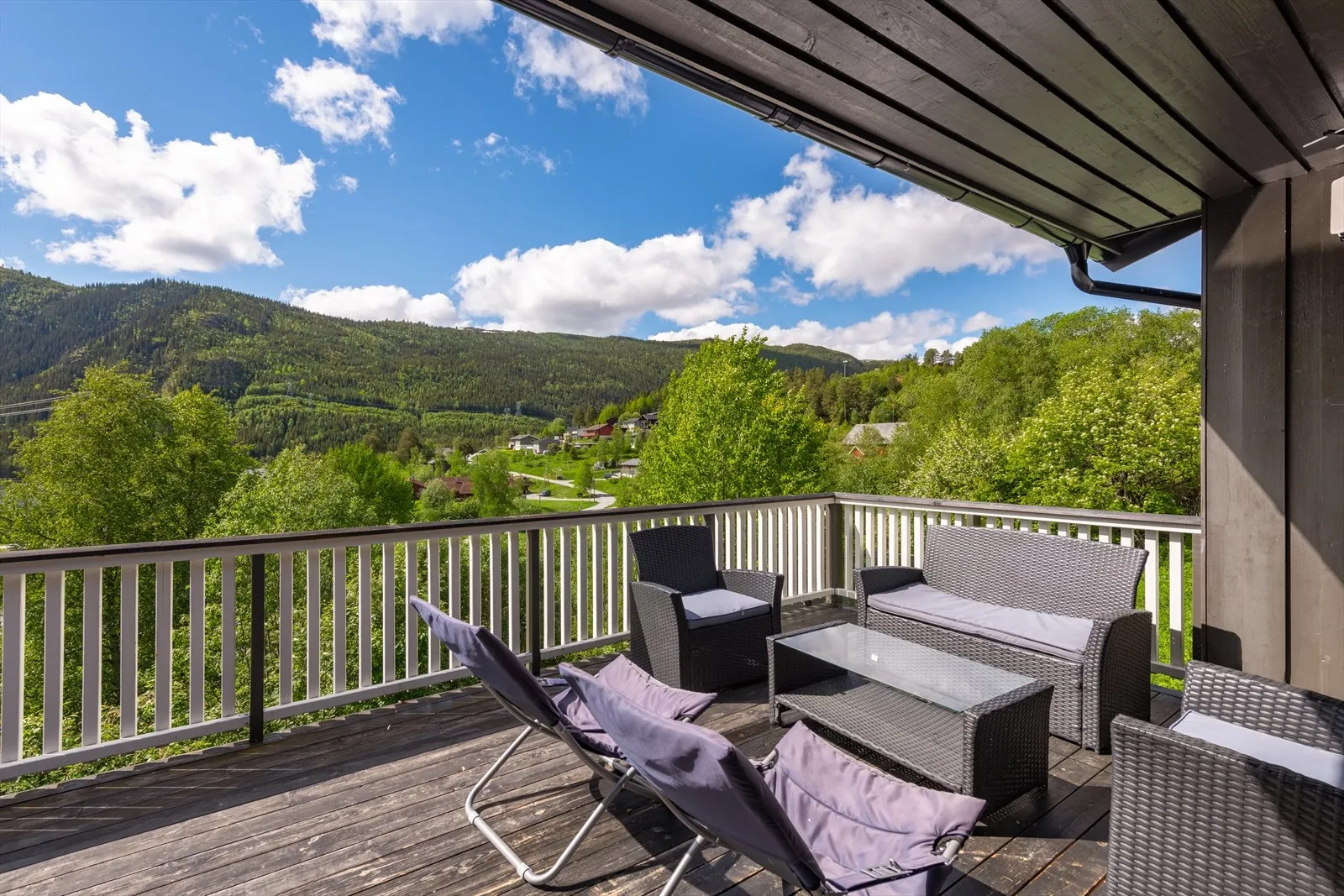 1970s Family Home with Fjord Views in Hol, Norway - View image 17 of 46