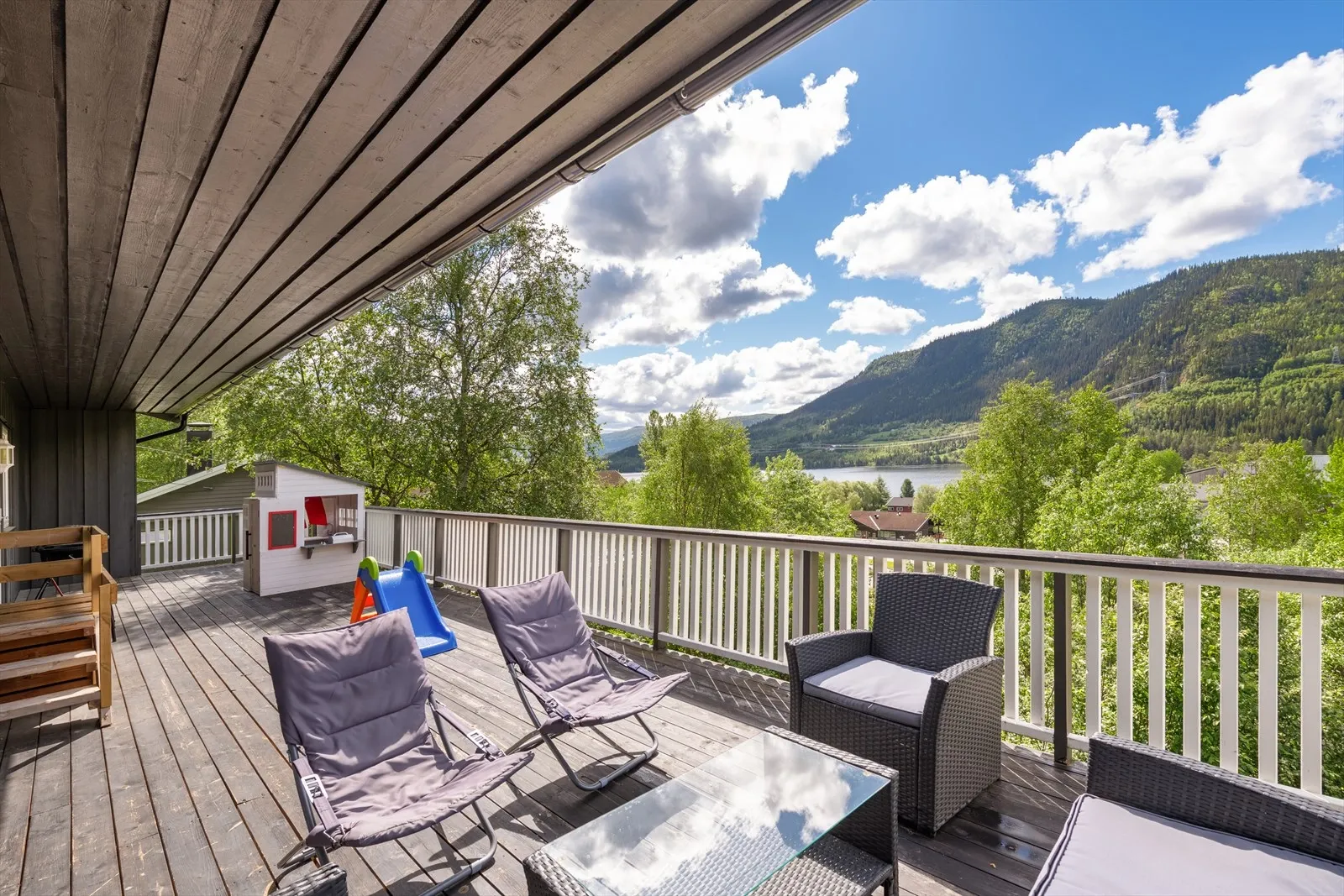 1970s Family Home with Fjord Views in Hol, Norway - View image 18 of 46