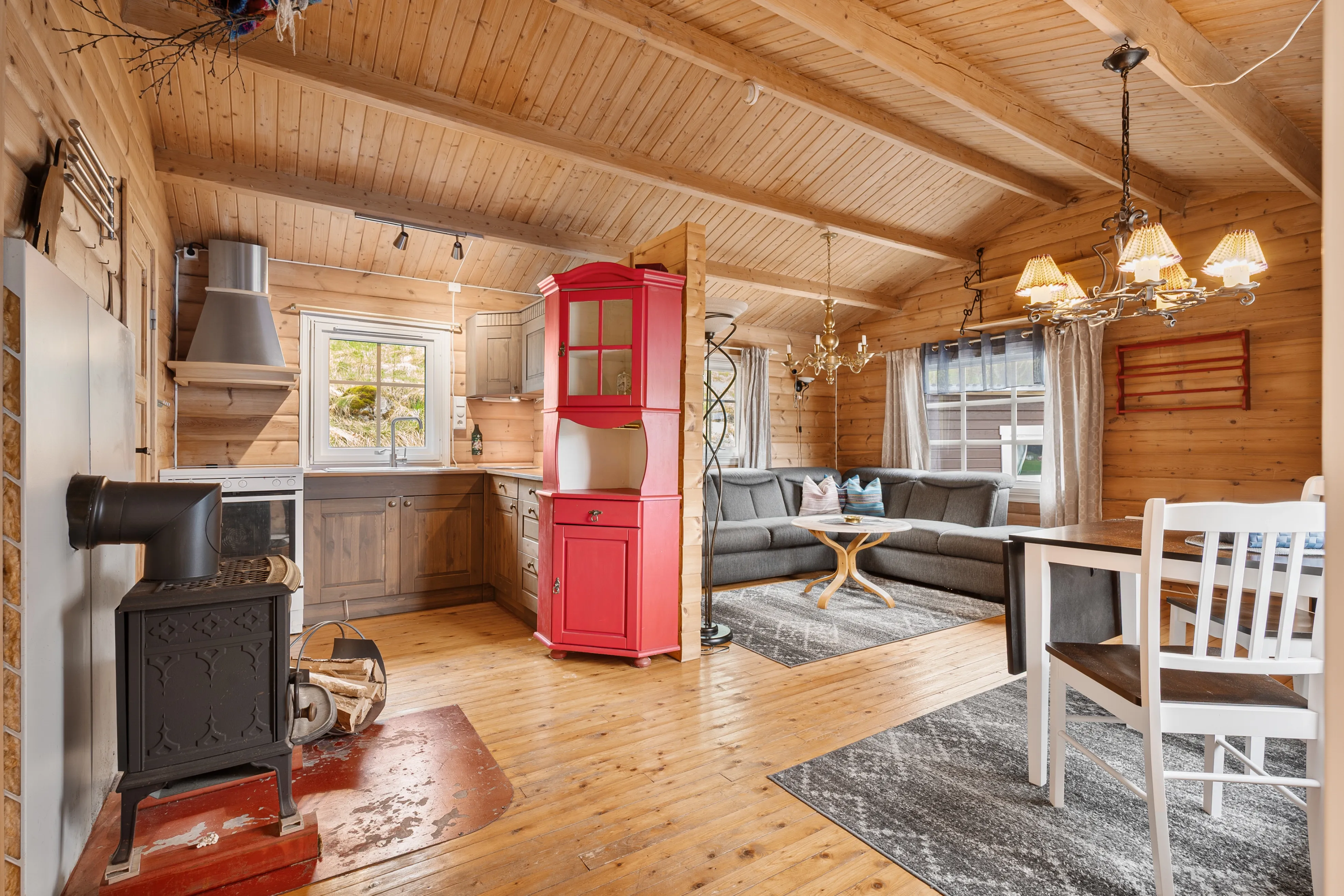 1970s Norwegian Cabin with Sea Views and Expansive Terrace - View image 11 of 29