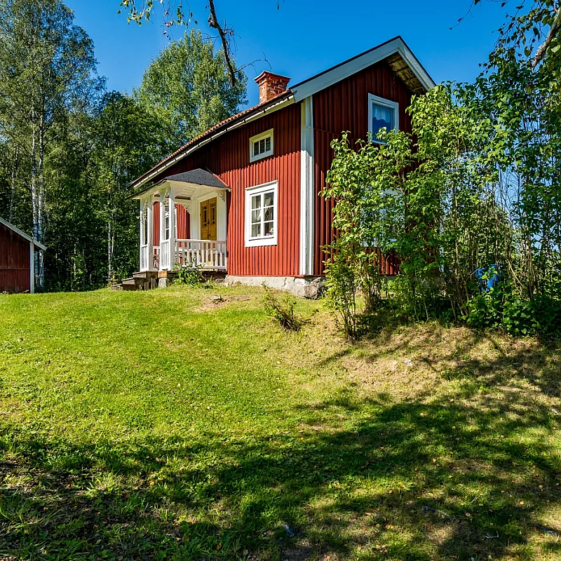2-slaapkamerhut met grote tuin in Gusselby, Zweden