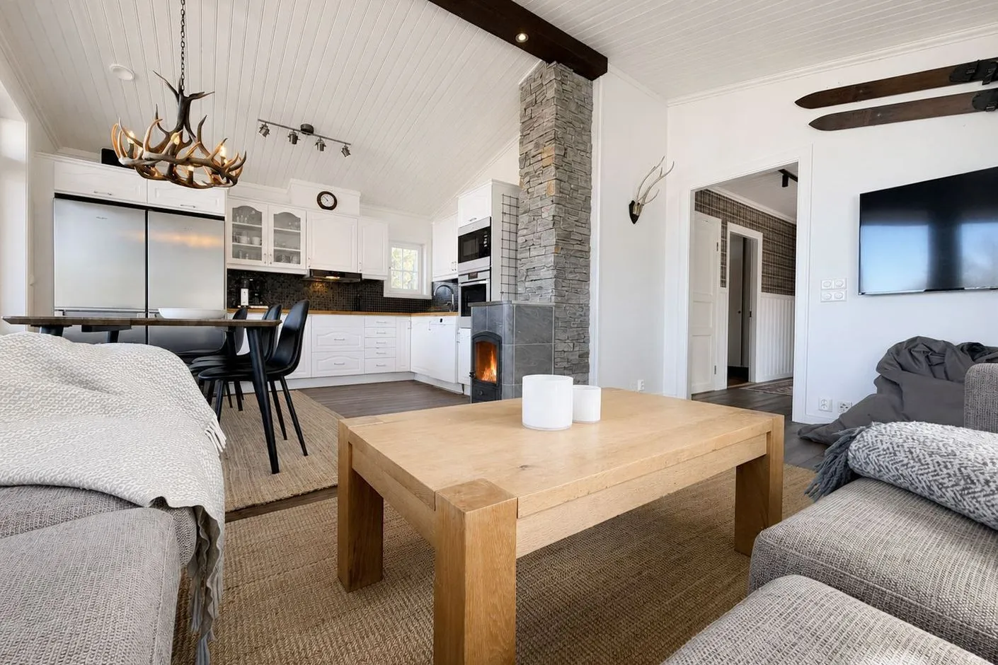 1990s Country House with Parking in Scenic Sälfjällstangen, Sweden - View image 10 of 27