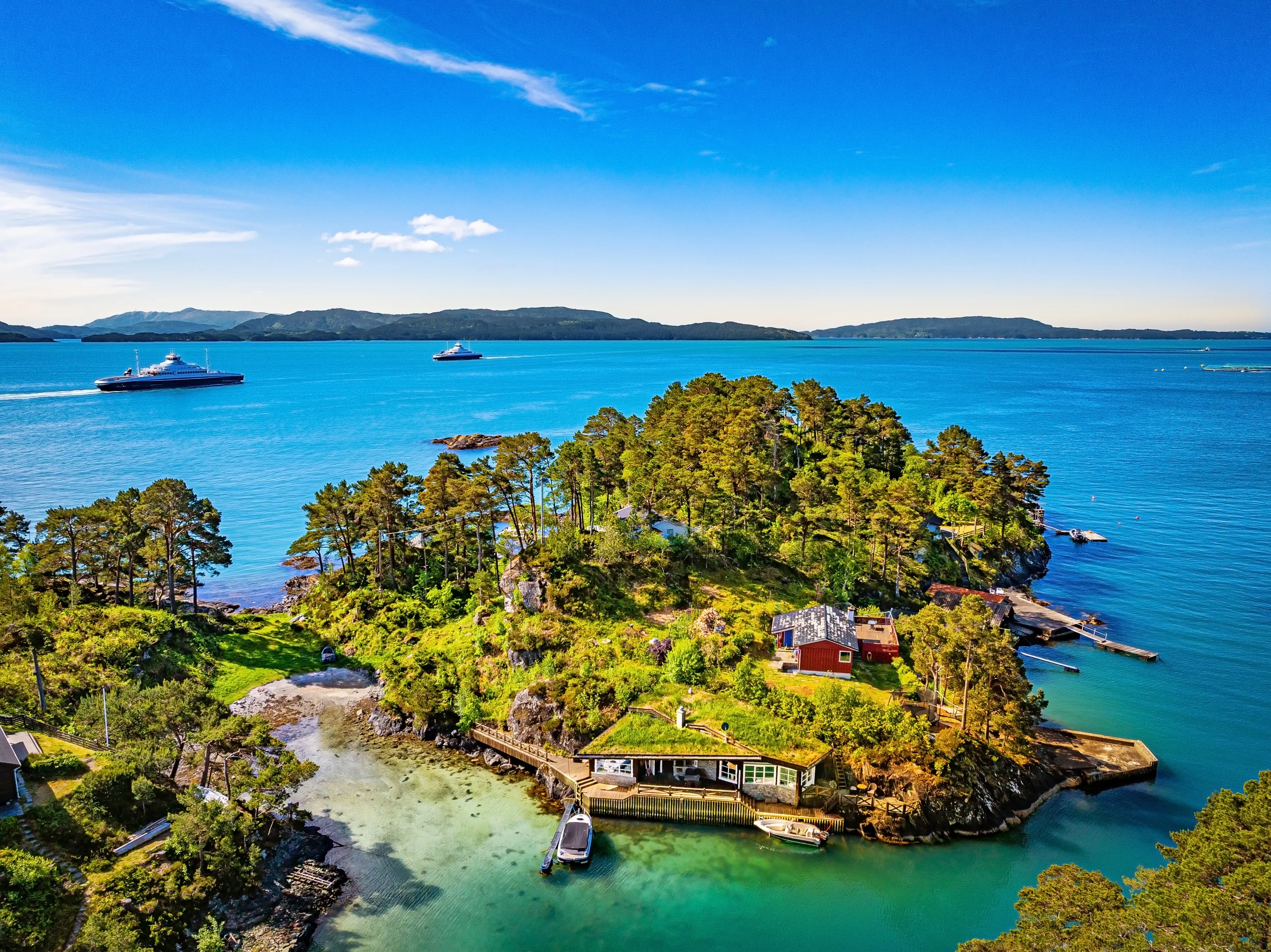 Seaside Cabin with Private Jetty in Bjørnafjorden, Norway - Image 1