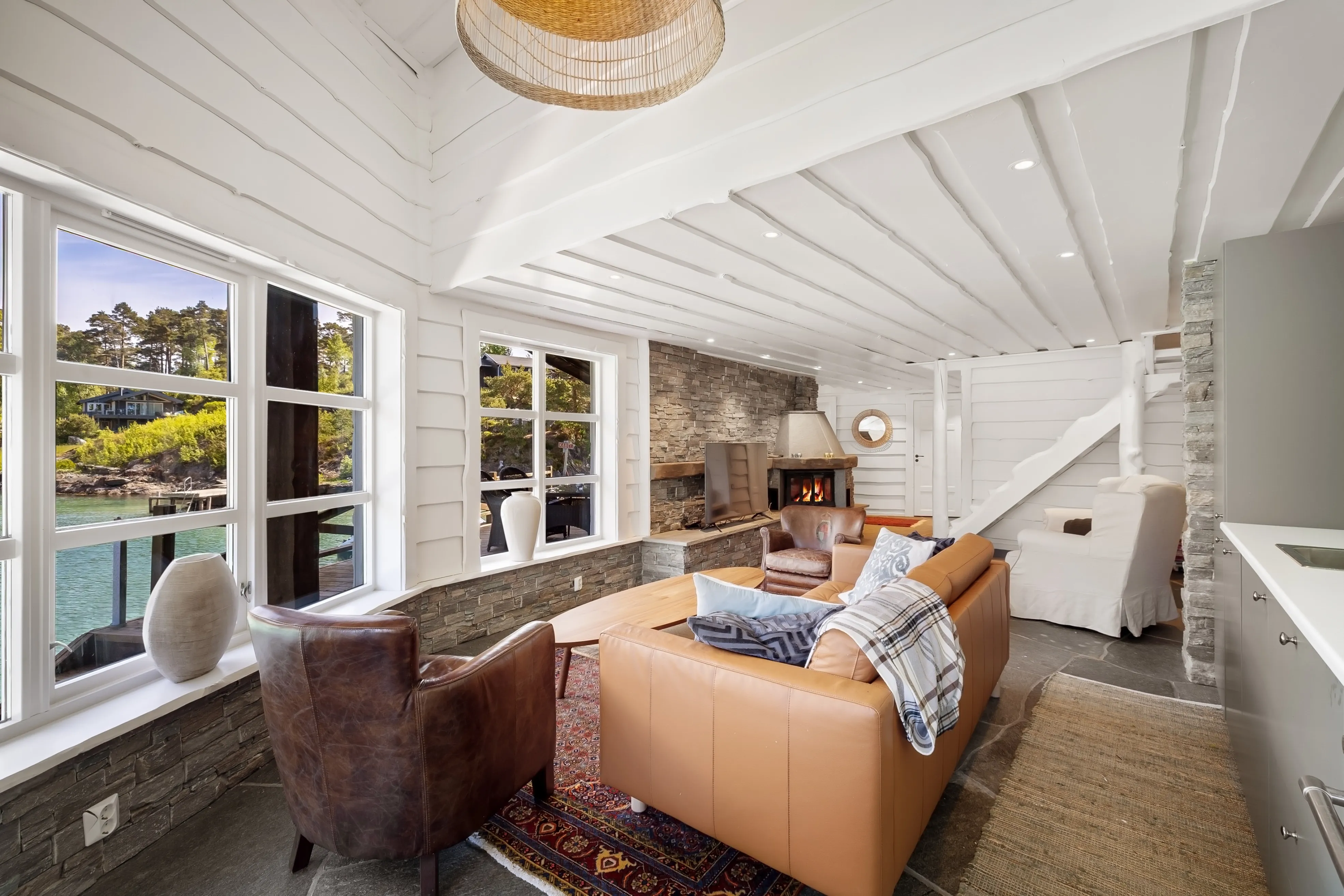 Seaside Cabin with Private Jetty in Bjørnafjorden, Norway - View image 19 of 39