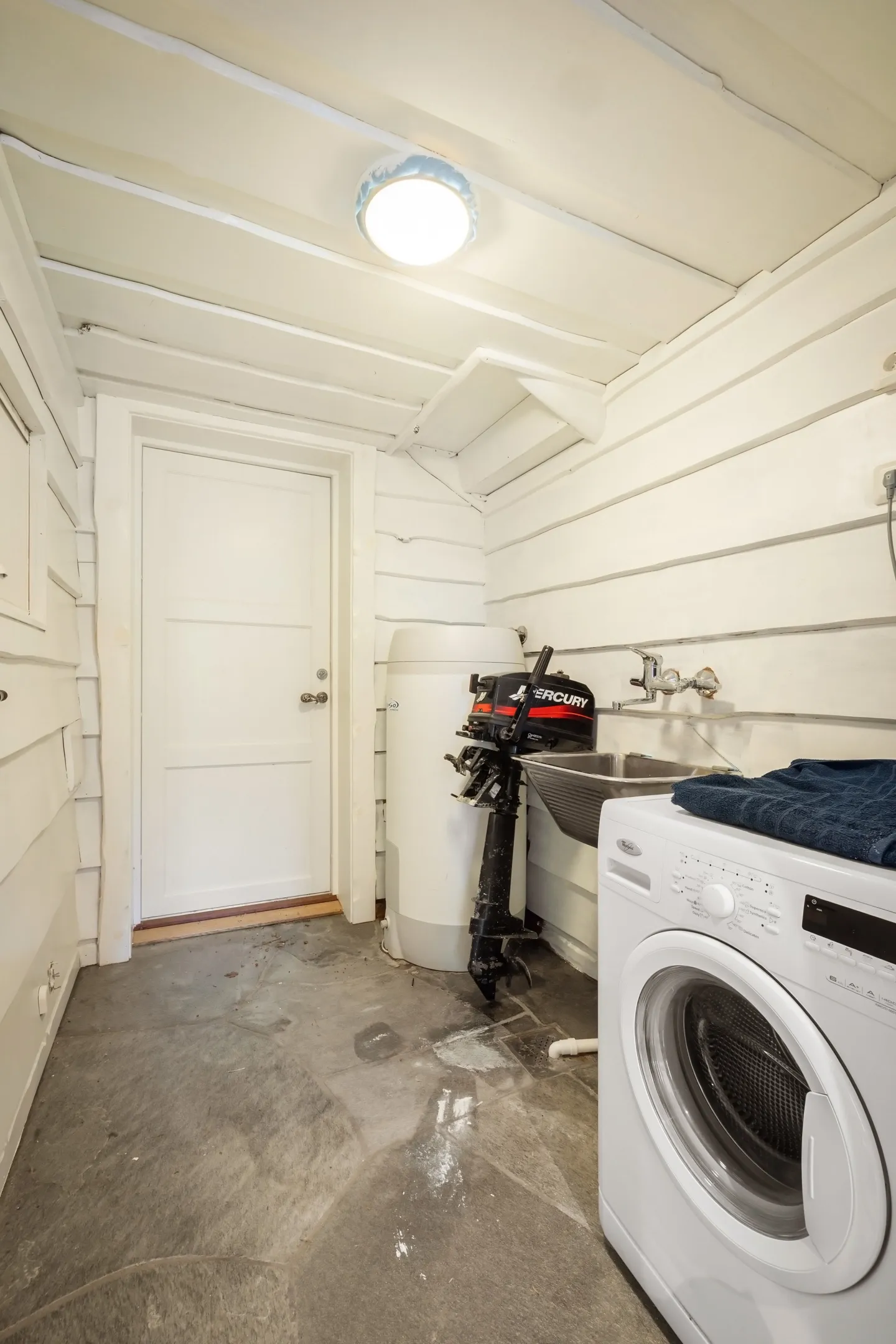 Seaside Cabin with Private Jetty in Bjørnafjorden, Norway - View image 33 of 39