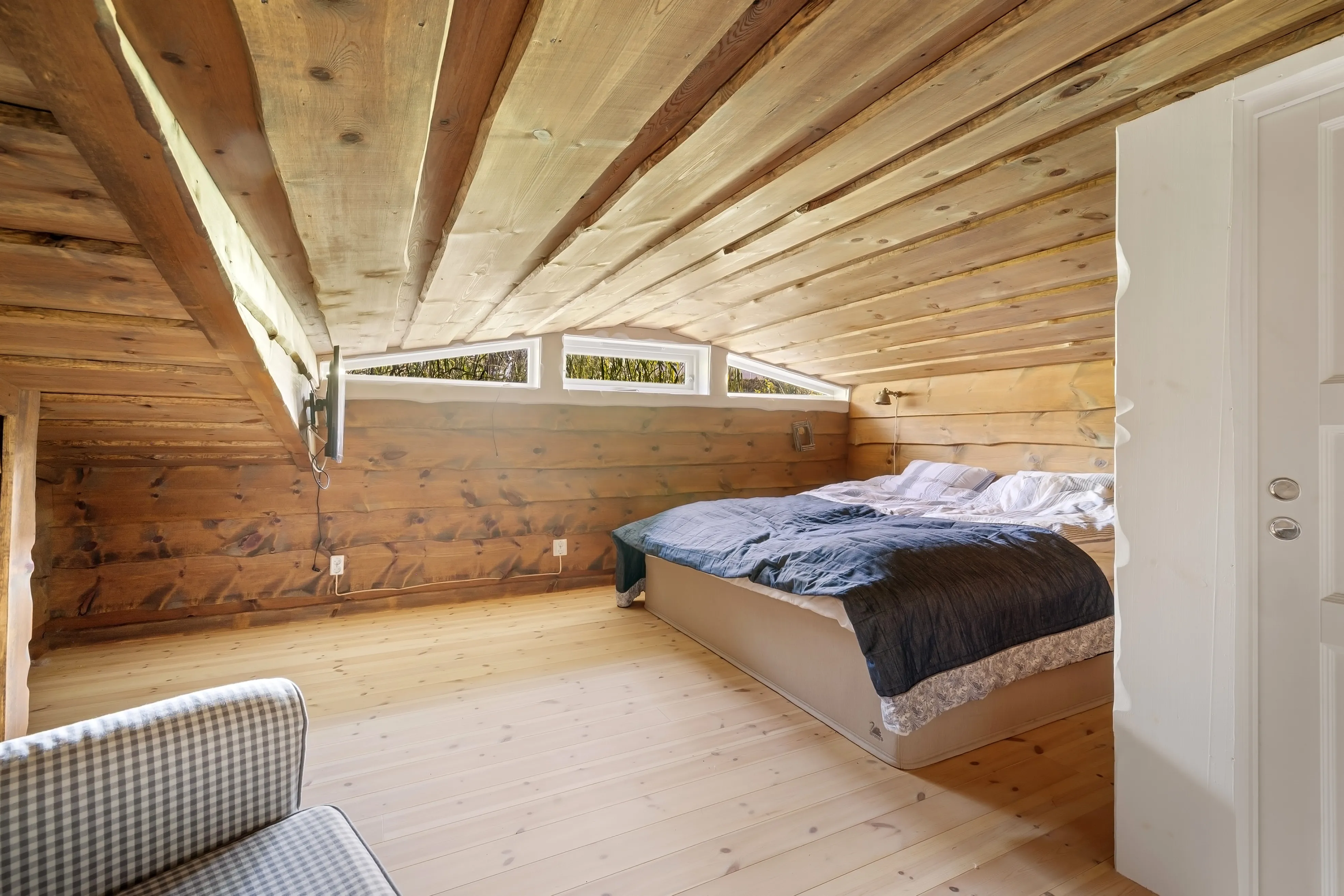 Seaside Cabin with Private Jetty in Bjørnafjorden, Norway - View image 36 of 39