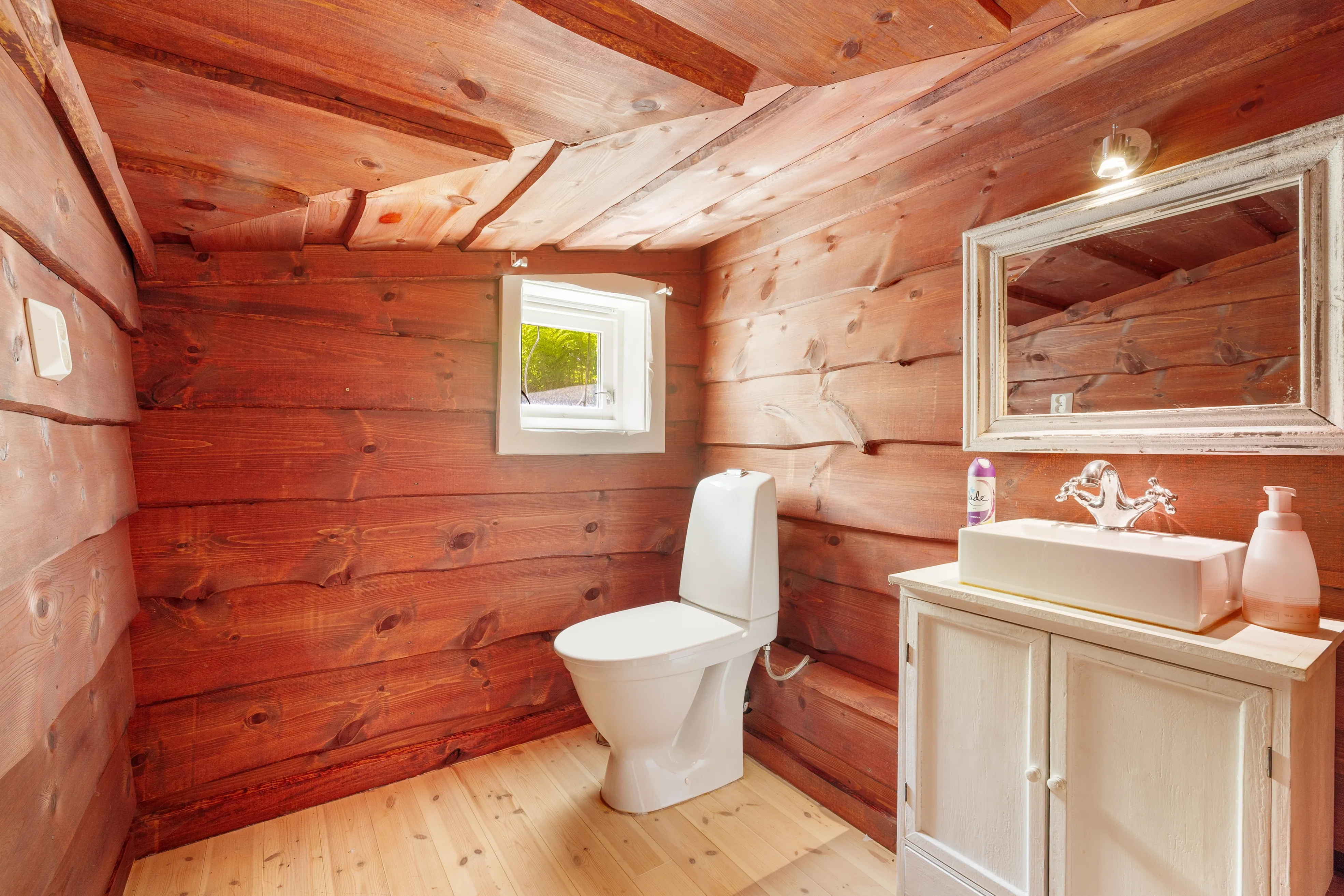Seaside Cabin with Private Jetty in Bjørnafjorden, Norway - View image 37 of 39
