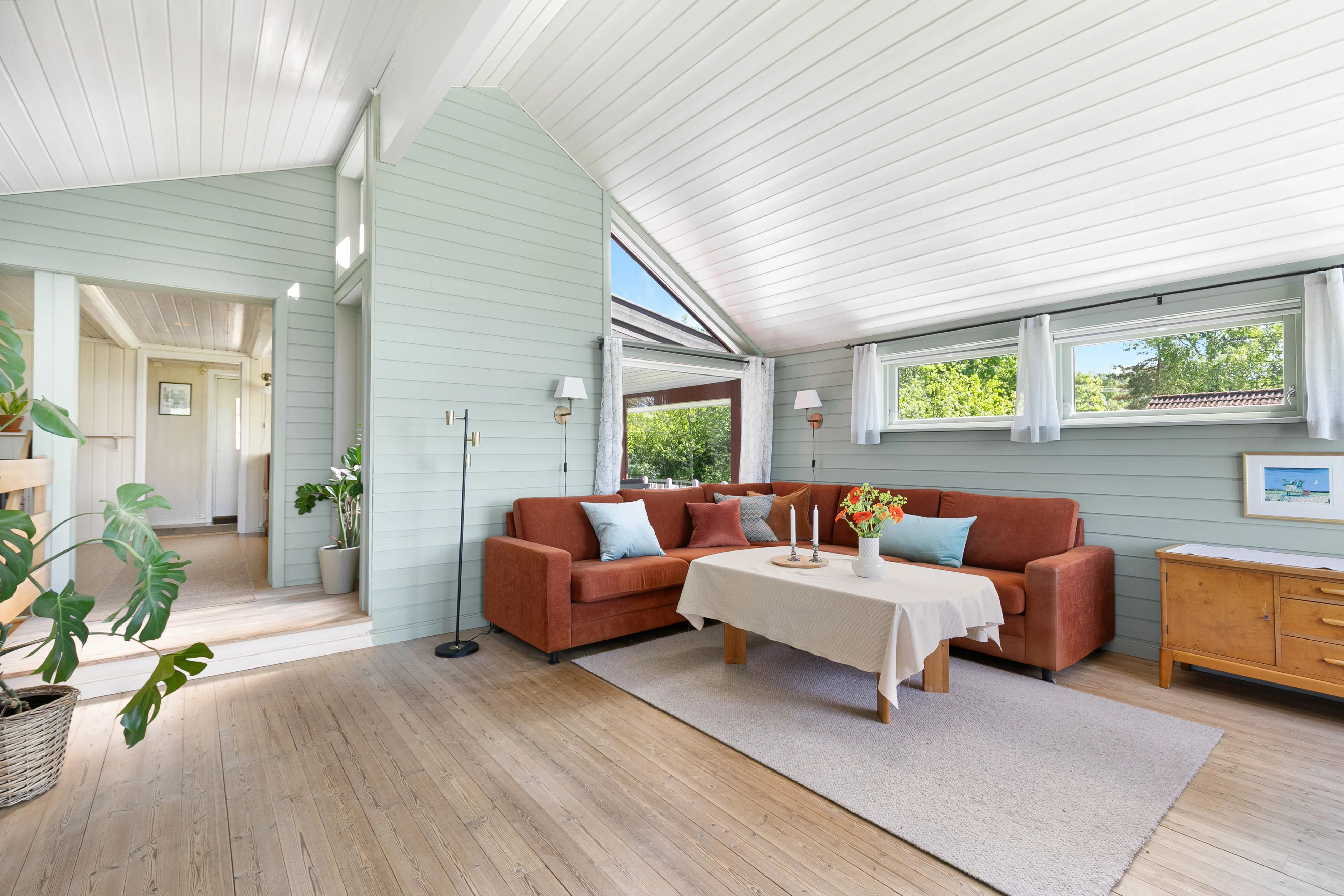 1980s Norwegian House with Expansive Gardens and Terrace in Espa - View image 8 of 49