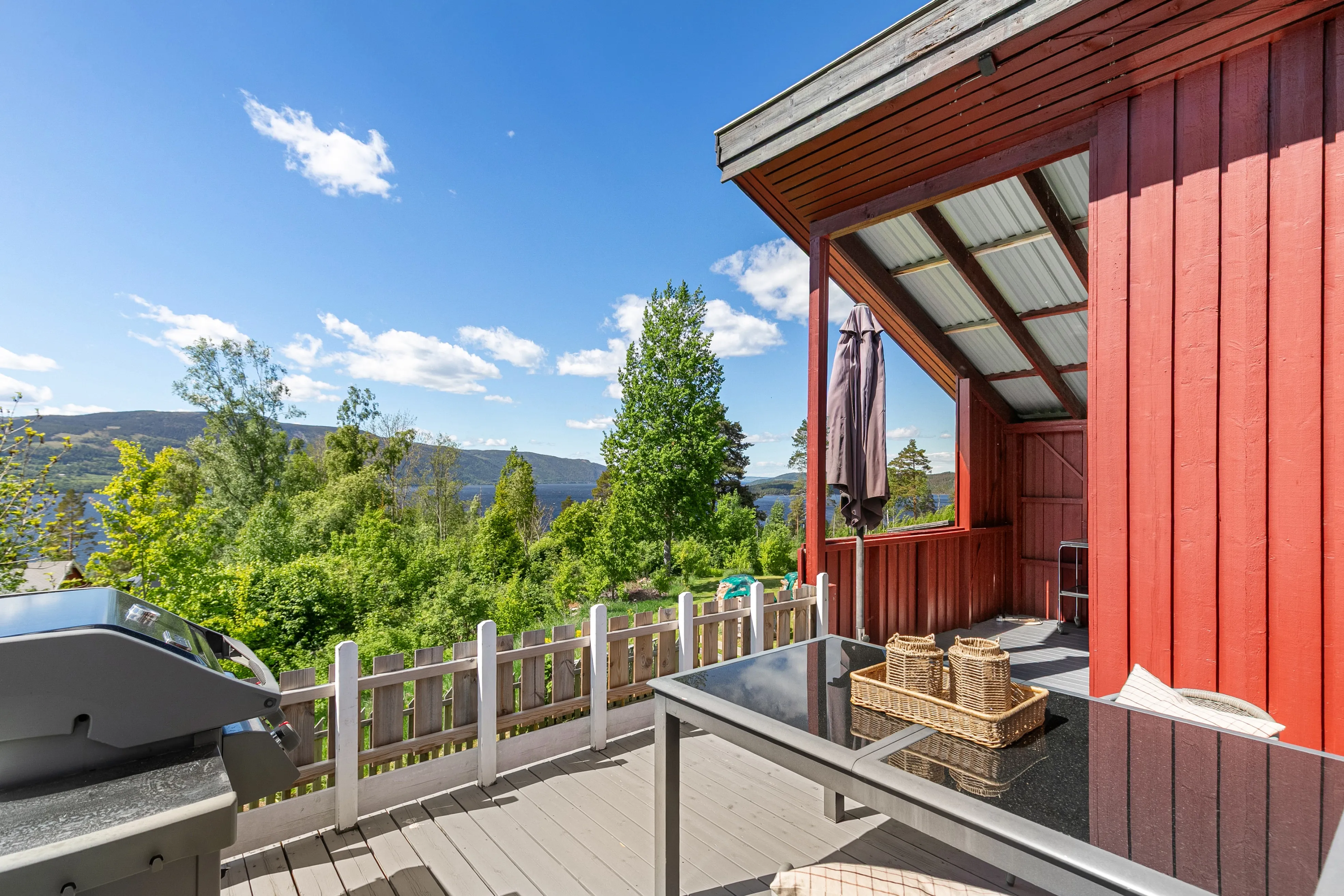 1980s Norwegian House with Expansive Gardens and Terrace in Espa - View image 14 of 49