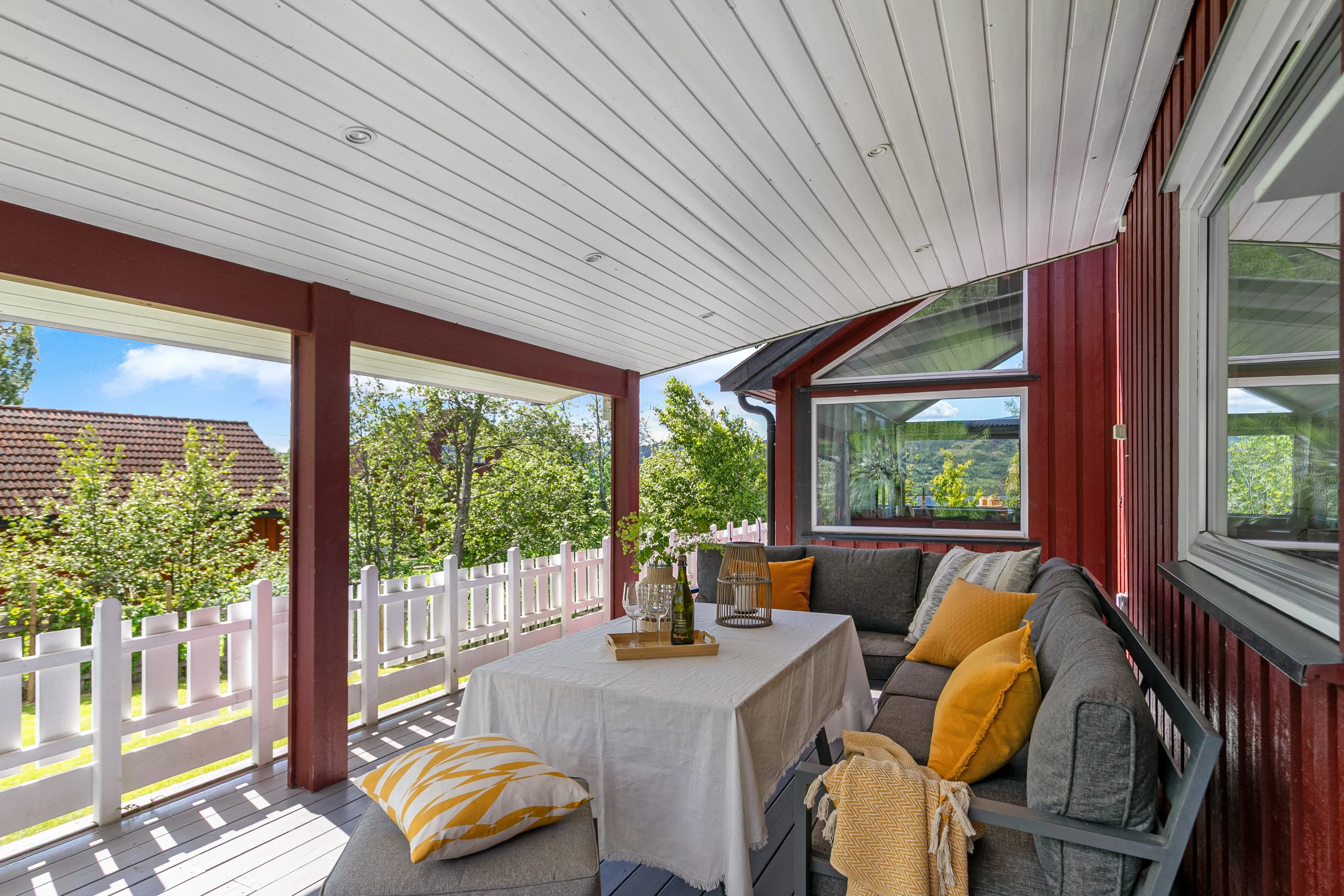 1980s Norwegian House with Expansive Gardens and Terrace in Espa - View image 16 of 49