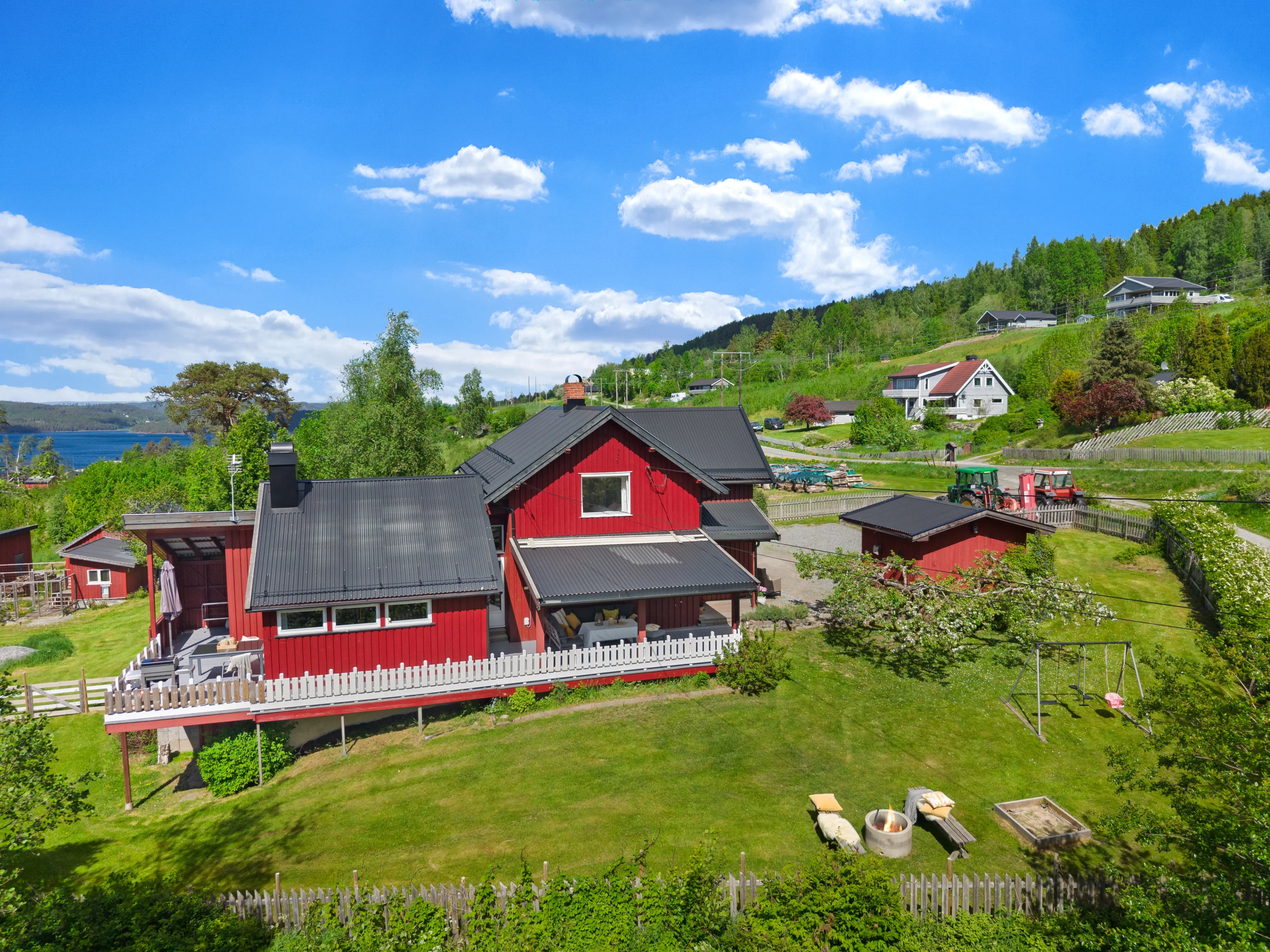 1980s Norwegian House with Expansive Gardens and Terrace in Espa - View image 22 of 49