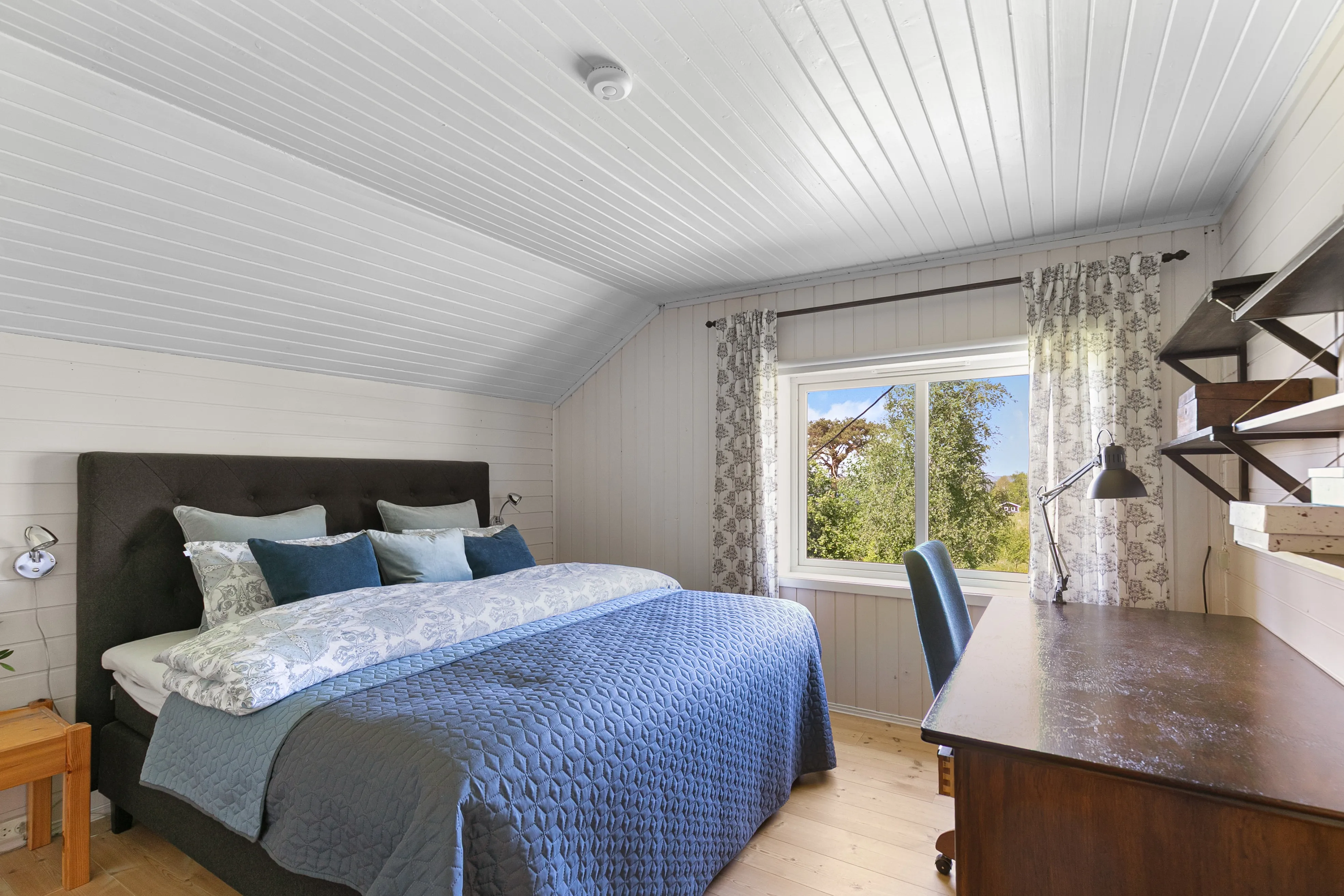 1980s Norwegian House with Expansive Gardens and Terrace in Espa - View image 33 of 49
