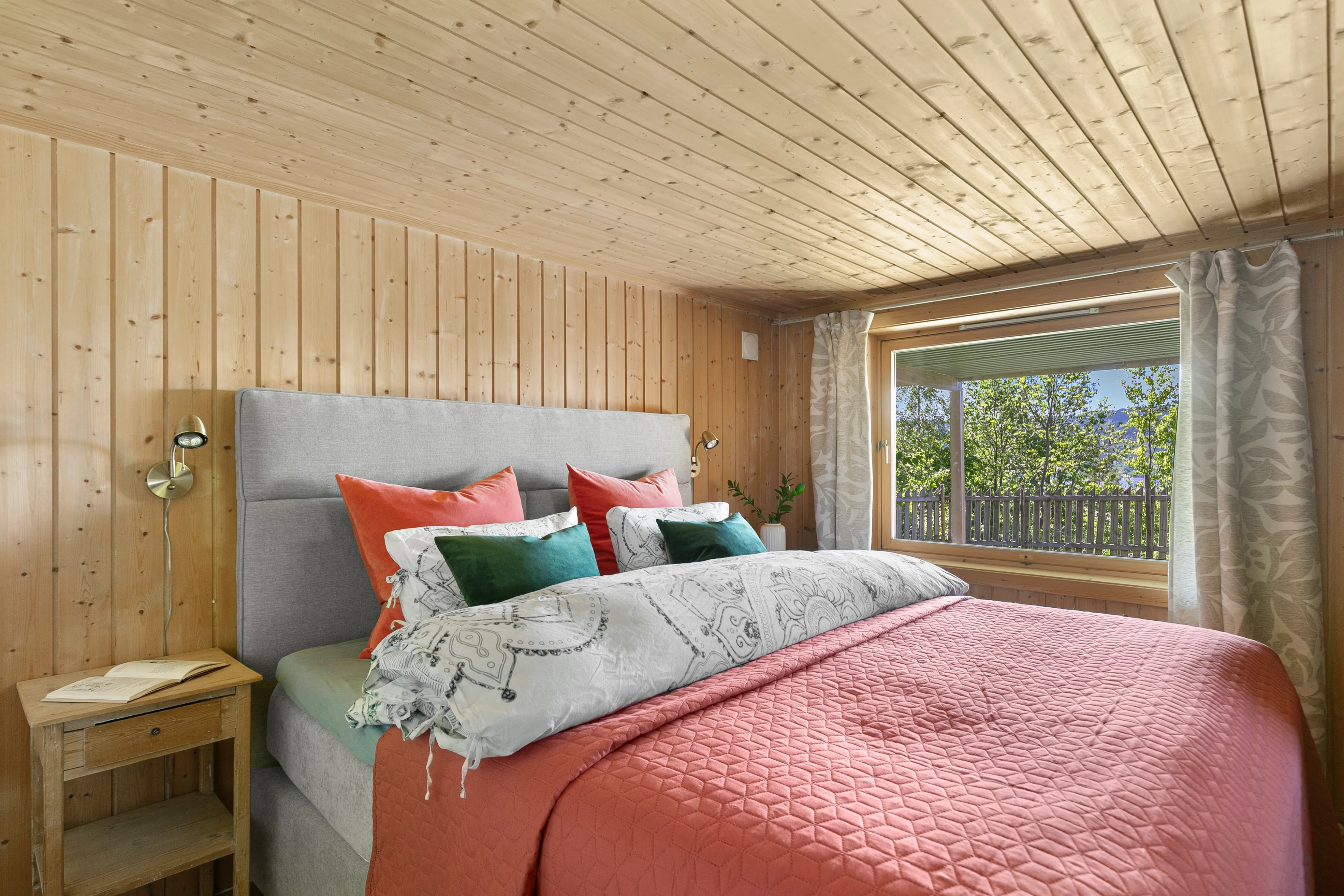 1980s Norwegian House with Expansive Gardens and Terrace in Espa - View image 38 of 49